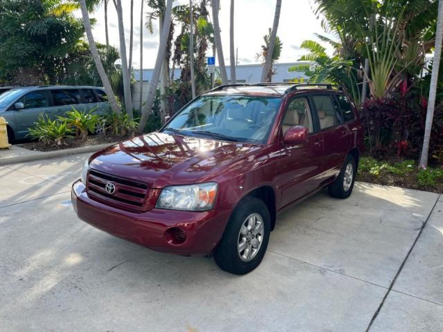 2005 Salsa Red Pearl /Ivory Toyota Highlander AWD 4X4 LOW MILES 89,214 (JTEEP21A350) with an 3.3L DOHC SFI 24-Valve VVT-i V6 Engine engine, Automatic transmission, located at 4701 North Dixie Hwy, Pompano Beach, FL, 33064, (954) 422-2889, 26.240938, -80.123474 - OUR WEBPAGE FLORIDACARS1.COM HAS OVER 100 PHOTOS AND FREE CARFAX LINK 2005 TOYOTA HIGHLANDER ROAD READY 3.3L V6 VIN: JTEEP21A350104294 NO ACCIDENTS 4 DOOR WAGON/SPORT UTILITY ALL WHEEL DRIVE 3.3L V6 F DOHC 24V NO RECALLS GASOLINE 16 SERVICE RECORDS FLORIDA OWNER ALL WHEEL DRIVE LOW MILES 89,214 POWE - Photo#3