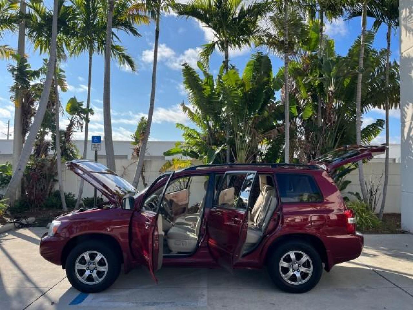 2005 Salsa Red Pearl /Ivory Toyota Highlander AWD 4X4 LOW MILES 89,214 (JTEEP21A350) with an 3.3L DOHC SFI 24-Valve VVT-i V6 Engine engine, Automatic transmission, located at 4701 North Dixie Hwy, Pompano Beach, FL, 33064, (954) 422-2889, 26.240938, -80.123474 - OUR WEBPAGE FLORIDACARS1.COM HAS OVER 100 PHOTOS AND FREE CARFAX LINK 2005 TOYOTA HIGHLANDER ROAD READY 3.3L V6 VIN: JTEEP21A350104294 NO ACCIDENTS 4 DOOR WAGON/SPORT UTILITY ALL WHEEL DRIVE 3.3L V6 F DOHC 24V NO RECALLS GASOLINE 16 SERVICE RECORDS FLORIDA OWNER ALL WHEEL DRIVE LOW MILES 89,214 POWE - Photo#8