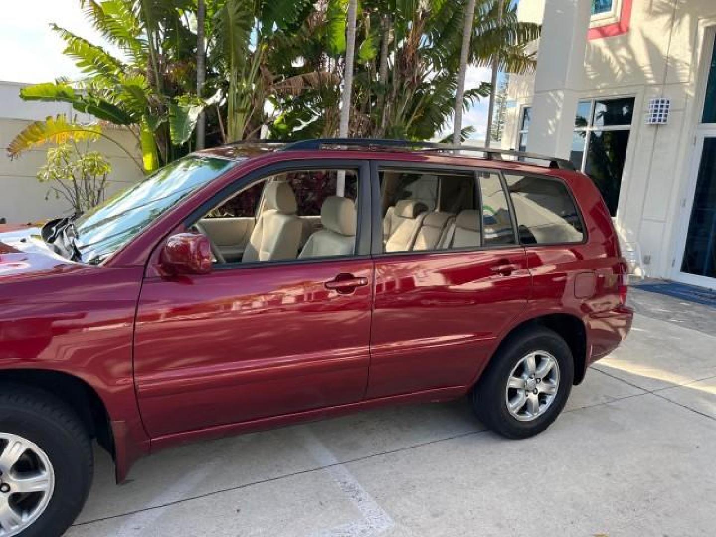 2005 Salsa Red Pearl /Ivory Toyota Highlander AWD 4X4 LOW MILES 89,214 (JTEEP21A350) with an 3.3L DOHC SFI 24-Valve VVT-i V6 Engine engine, Automatic transmission, located at 4701 North Dixie Hwy, Pompano Beach, FL, 33064, (954) 422-2889, 26.240938, -80.123474 - OUR WEBPAGE FLORIDACARS1.COM HAS OVER 100 PHOTOS AND FREE CARFAX LINK 2005 TOYOTA HIGHLANDER ROAD READY 3.3L V6 VIN: JTEEP21A350104294 NO ACCIDENTS 4 DOOR WAGON/SPORT UTILITY ALL WHEEL DRIVE 3.3L V6 F DOHC 24V NO RECALLS GASOLINE 16 SERVICE RECORDS FLORIDA OWNER ALL WHEEL DRIVE LOW MILES 89,214 POWE - Photo#89