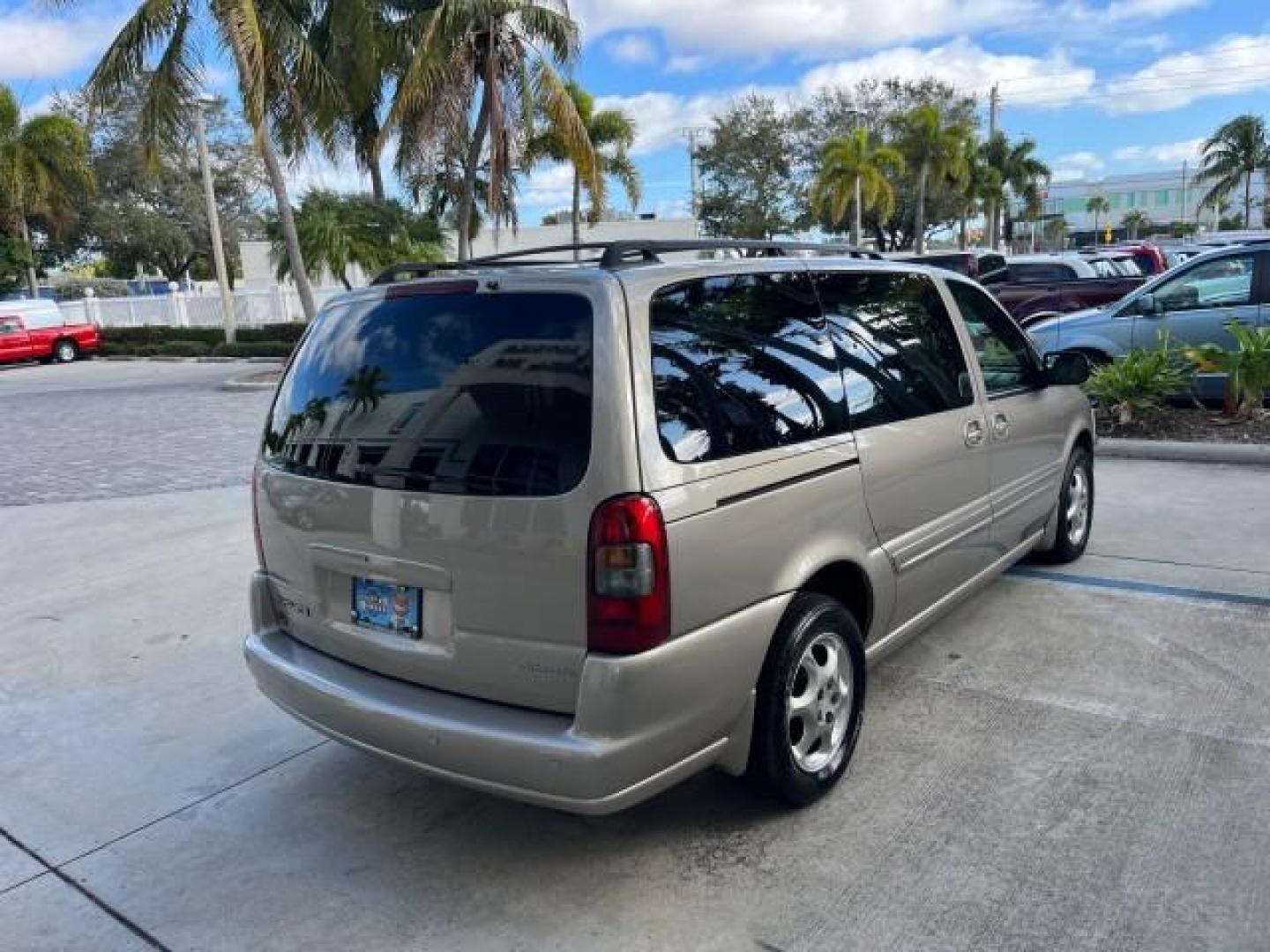 2002 Bronzemist /Gray Oldsmobile Silhouette GLS 1 OWNER FL LOW MILES 71860 (1GHDX03E72D) with an 3.4L SFI V6 Transverse-Mounted Engine engine, Automatic transmission, located at 4701 North Dixie Hwy, Pompano Beach, FL, 33064, (954) 422-2889, 26.240938, -80.123474 - OUR WEBPAGE FLORIDACARS1.COM HAS OVER 100 PHOTOS AND FREE CARFAX LINK 2002 OLDSMOBILE SILHOUETTE GLS ROAD READY 3.4L V6 VIN: 1GHDX03E72D308650 NO ACCIDENTS NO RECALLS VAN 1 OWNER FLORIDA DUAL AC 3.4L V6 F POWER SEATS/MIRRORS LOW MILES 71,860 GASOLINE BACK UP SENSORS POWER SLIDING DOORS FRONT WHEEL D - Photo#7