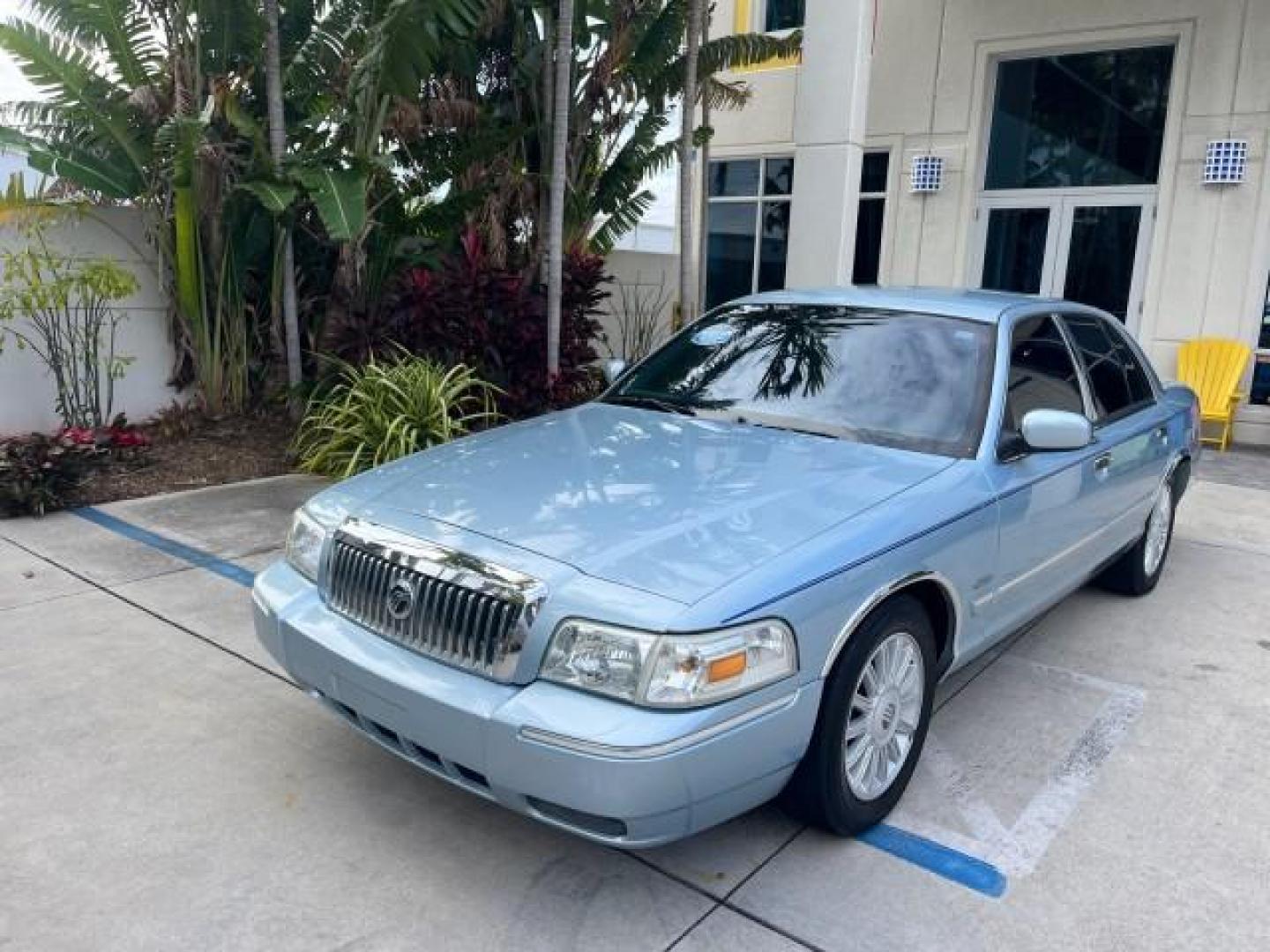 2009 Norsea Blue Metallic /Medium light stone Mercury Grand Marquis ULTIMATE LS LOW MILES 46,388 (2MEHM75V09X) with an 4.6L OHC SEFI FFV V8 Engine engine, Automatic transmission, located at 4701 North Dixie Hwy, Pompano Beach, FL, 33064, (954) 422-2889, 26.240938, -80.123474 - OUR WEBPAGE FLORIDACARS1.COM HAS OVER 100 PHOTOS AND FREE CARFAX LINK 2009 MERCURY GRAND MARQUIS LS ULTIMATE ROAD READY 4.6L V8 VIN: 2MEHM75V09X627301 NO ACCIDENTS SEDAN 4 DR NO RECALLS 4.6L V8 F SOHC 16V FLORIDA OWNER FLEX FUEL POWER LEATHER SEATS REAR WHEEL DRIVE LOW MILES 46,388 Adaptive Headligh - Photo#65