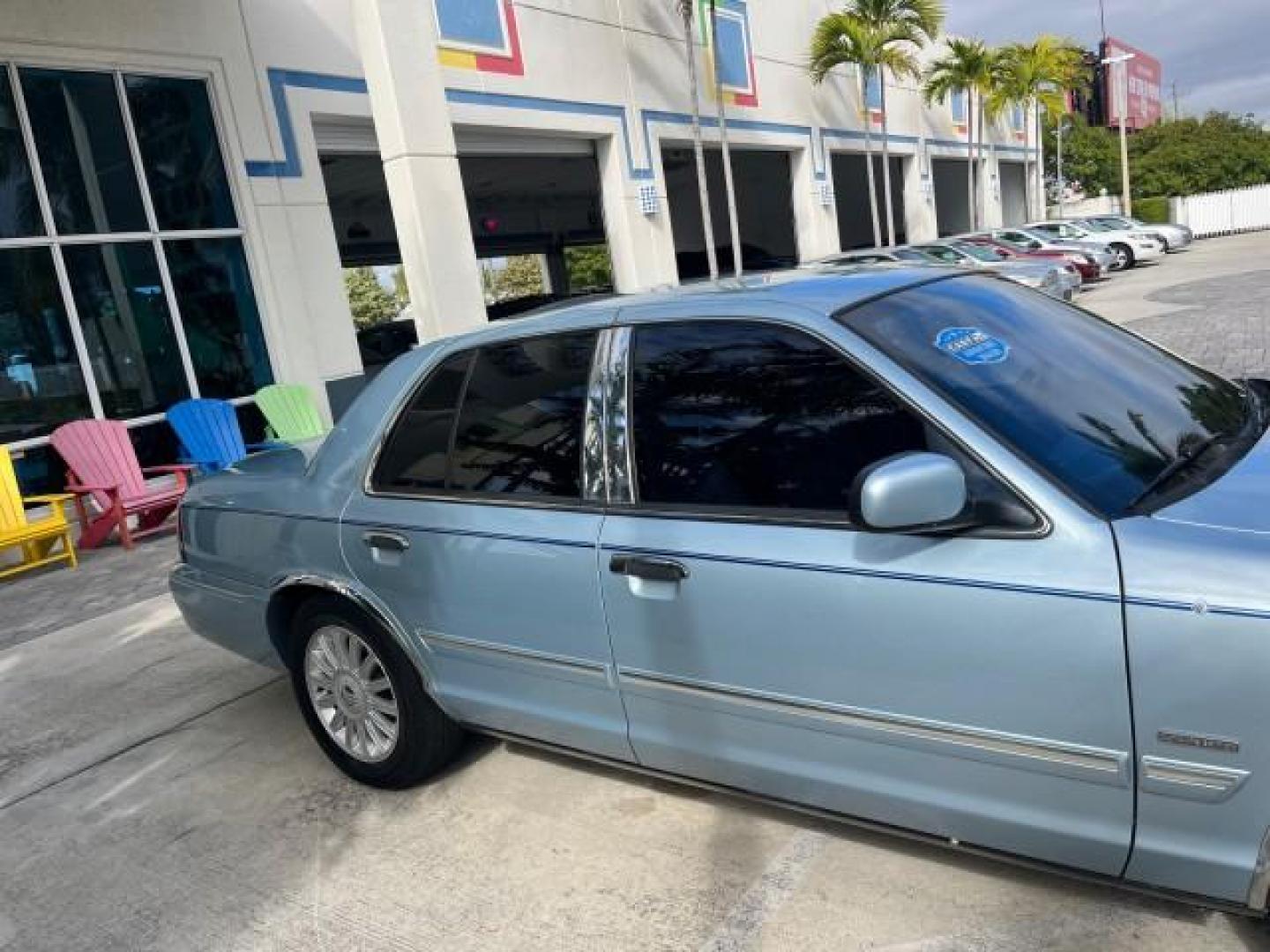 2009 Norsea Blue Metallic /Medium light stone Mercury Grand Marquis ULTIMATE LS LOW MILES 46,388 (2MEHM75V09X) with an 4.6L OHC SEFI FFV V8 Engine engine, Automatic transmission, located at 4701 North Dixie Hwy, Pompano Beach, FL, 33064, (954) 422-2889, 26.240938, -80.123474 - OUR WEBPAGE FLORIDACARS1.COM HAS OVER 100 PHOTOS AND FREE CARFAX LINK 2009 MERCURY GRAND MARQUIS LS ULTIMATE ROAD READY 4.6L V8 VIN: 2MEHM75V09X627301 NO ACCIDENTS SEDAN 4 DR NO RECALLS 4.6L V8 F SOHC 16V FLORIDA OWNER FLEX FUEL POWER LEATHER SEATS REAR WHEEL DRIVE LOW MILES 46,388 Adaptive Headligh - Photo#81