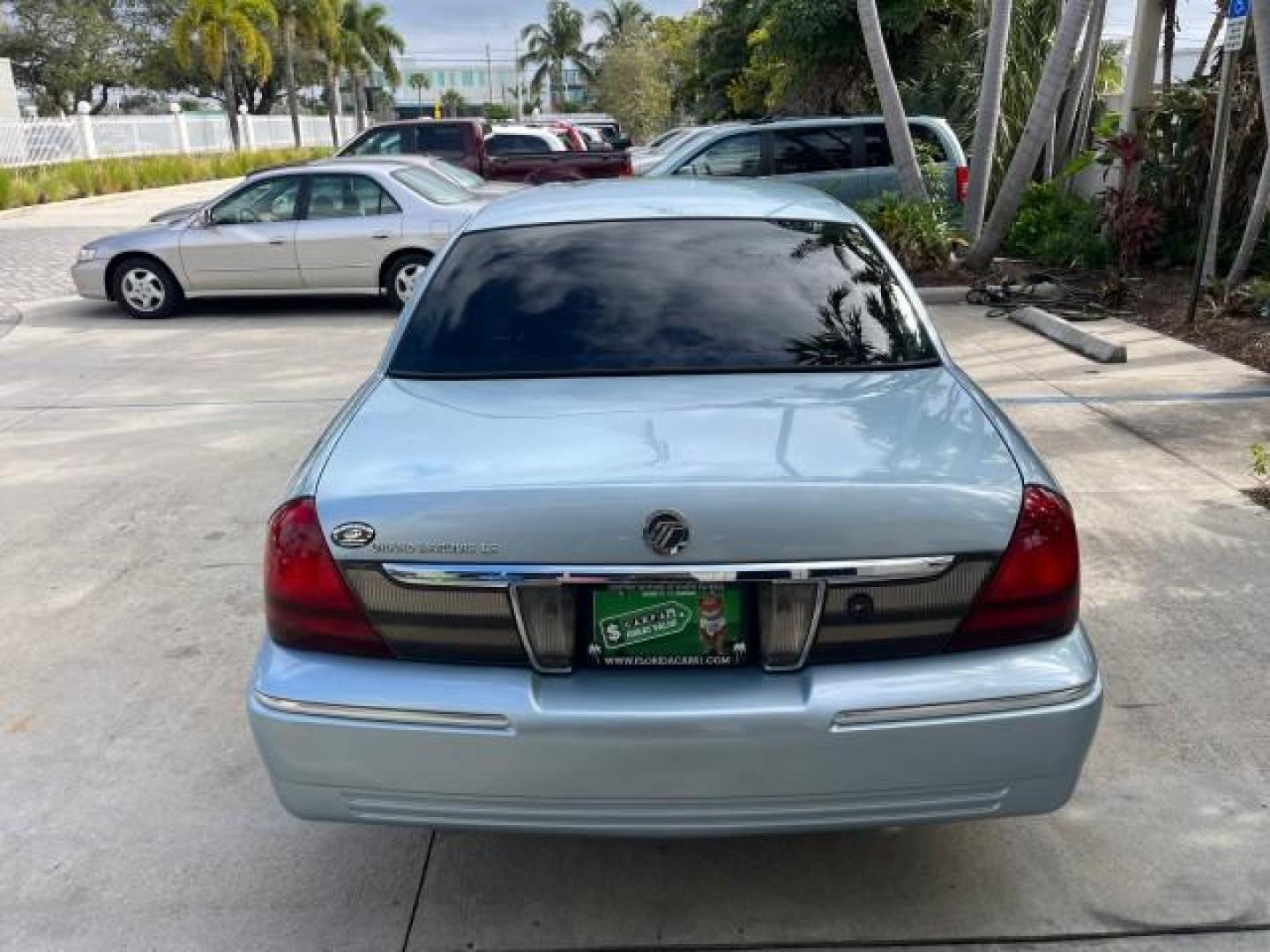 2009 Norsea Blue Metallic /Medium light stone Mercury Grand Marquis ULTIMATE LS LOW MILES 46,388 (2MEHM75V09X) with an 4.6L OHC SEFI FFV V8 Engine engine, Automatic transmission, located at 4701 North Dixie Hwy, Pompano Beach, FL, 33064, (954) 422-2889, 26.240938, -80.123474 - OUR WEBPAGE FLORIDACARS1.COM HAS OVER 100 PHOTOS AND FREE CARFAX LINK 2009 MERCURY GRAND MARQUIS LS ULTIMATE ROAD READY 4.6L V8 VIN: 2MEHM75V09X627301 NO ACCIDENTS SEDAN 4 DR NO RECALLS 4.6L V8 F SOHC 16V FLORIDA OWNER FLEX FUEL POWER LEATHER SEATS REAR WHEEL DRIVE LOW MILES 46,388 Adaptive Headligh - Photo#89