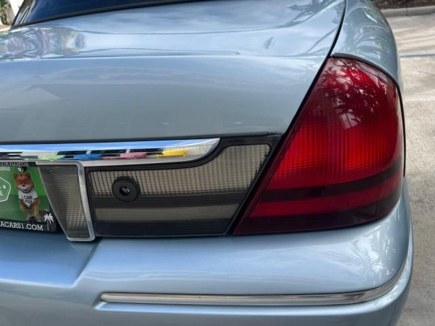 2009 Norsea Blue Metallic /Medium light stone Mercury Grand Marquis ULTIMATE LS LOW MILES 46,388 (2MEHM75V09X) with an 4.6L OHC SEFI FFV V8 Engine engine, Automatic transmission, located at 4701 North Dixie Hwy, Pompano Beach, FL, 33064, (954) 422-2889, 26.240938, -80.123474 - OUR WEBPAGE FLORIDACARS1.COM HAS OVER 100 PHOTOS AND FREE CARFAX LINK 2009 MERCURY GRAND MARQUIS LS ULTIMATE ROAD READY 4.6L V8 VIN: 2MEHM75V09X627301 NO ACCIDENTS SEDAN 4 DR NO RECALLS 4.6L V8 F SOHC 16V FLORIDA OWNER FLEX FUEL POWER LEATHER SEATS REAR WHEEL DRIVE LOW MILES 46,388 Adaptive Headligh - Photo#91