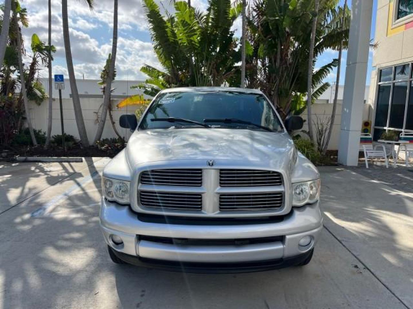 2003 Bright Silver Metallic /Dark Slate Gray Dodge Ram 1500 CREW HEMI SLT LOW MILES 78,951 (1D7HA18D13S) with an 5.7L V8 Hemi Magnum Engine engine, Automatic transmission, located at 4701 North Dixie Hwy, Pompano Beach, FL, 33064, (954) 422-2889, 26.240938, -80.123474 - OUR WEBPAGE FLORIDACARS1.COM HAS OVER 100 PHOTOS AND FREE CARFAX LINK 2003 DODGE RAM 1500 SLT ROAD READY 5.7L V8 VIN: 1D7HA18D13S364293 NO RECALLS 4 DOOR EXTENDED CAB PICKUP FLORIDA OWNER 5.7L V8 F LOW MILES 78,951 GASOLINE POWER SEATS REAR WHEEL DRIVE 6.4FT BED LENGHT Approach Lights Chrome Wheels - Photo#2