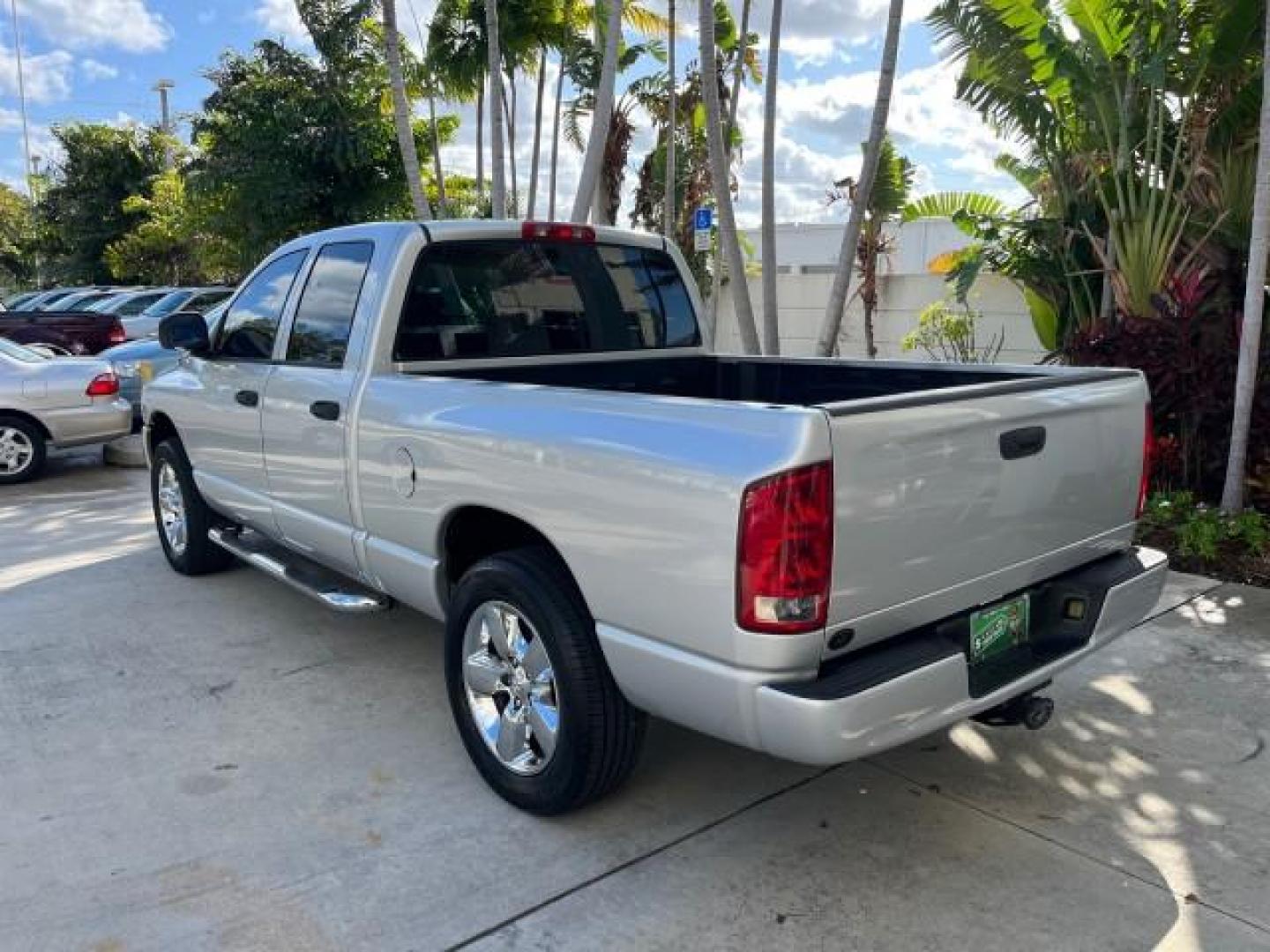 2003 Bright Silver Metallic /Dark Slate Gray Dodge Ram 1500 CREW HEMI SLT LOW MILES 78,951 (1D7HA18D13S) with an 5.7L V8 Hemi Magnum Engine engine, Automatic transmission, located at 4701 North Dixie Hwy, Pompano Beach, FL, 33064, (954) 422-2889, 26.240938, -80.123474 - OUR WEBPAGE FLORIDACARS1.COM HAS OVER 100 PHOTOS AND FREE CARFAX LINK 2003 DODGE RAM 1500 SLT ROAD READY 5.7L V8 VIN: 1D7HA18D13S364293 NO RECALLS 4 DOOR EXTENDED CAB PICKUP FLORIDA OWNER 5.7L V8 F LOW MILES 78,951 GASOLINE POWER SEATS REAR WHEEL DRIVE 6.4FT BED LENGHT Approach Lights Chrome Wheels - Photo#5