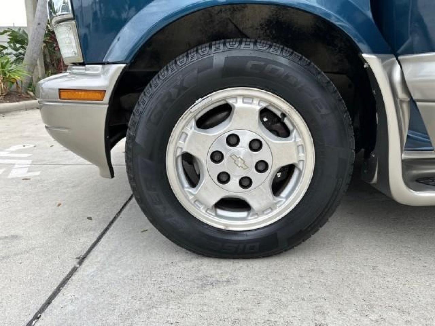 2005 Medium Cadet Blue Metallic /Medium Gray Chevrolet Astro Passenger AWD LOW MILES 68,902 1 OWNER (1GNEL19X35B) with an 4.3L Vortec 4300 V6 MFI Engine engine, Automatic transmission, located at 4701 North Dixie Hwy, Pompano Beach, FL, 33064, (954) 422-2889, 26.240938, -80.123474 - OUR WEBPAGE FLORIDACARS1.COM HAS 100 PHOTOS AND FREE CARFAX LINK 2005 CHEVROLET ASTRO 7 PASSENGER VIN: 1GNEL19X35B105007 VAN 4.3L V6 F GASOLINE HANDICAP LIFT ALL WHEEL DRIVE AWD Automatic Climate Control Cruise Control Front Bucket Seats Limited Slip Differential Rear Privacy Glass Trailer Wiring TH - Photo#21