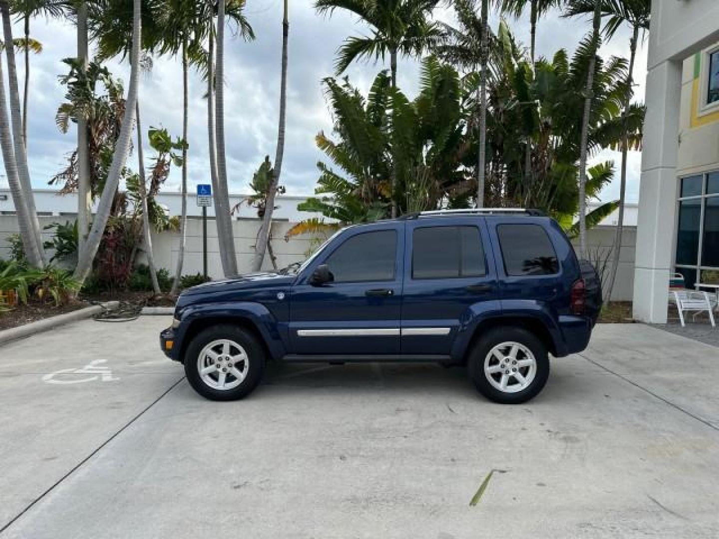 2006 Patriot Blue Pearl /Med Slate Gray Jeep Liberty Limited 4WD LOW MILES 78,641 (1J4GL58K96W) with an 3.7L V6 Engine engine, Automatic transmission, located at 4701 North Dixie Hwy, Pompano Beach, FL, 33064, (954) 422-2889, 26.240938, -80.123474 - OUR WEBPAGE FLORIDACARS1.COM HAS OVER 100 PHOTOS AND FREE CARFAX LINK 2006 JEEP LIBERTY LIMITED VIN: 1J4GL58K96W271518 4 DOOR WAGON/SPORT UTILITY 3.7L V6 F GASOLINE REAR WHEEL DRIVE W/ 4X4 4WD/AWD Alloy Wheels Leather Seats THIS IS ONE OF THE NICEST JEEPS WE HAVE EVER LISTED,2 OWNER FLORIDA TITLE. B - Photo#4