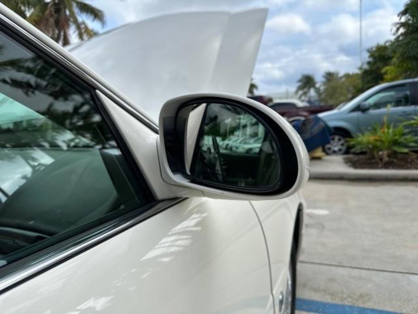 2005 White Opal /Light Cashmere Buick LeSabre NON SMOKERS Low Miles 45,864 (1G4HP52K25U) with an 3.8L 3800 V6 SFI Engine engine, Automatic transmission, located at 4701 North Dixie Hwy, Pompano Beach, FL, 33064, (954) 422-2889, 26.240938, -80.123474 - OUR WEBPAGE FLORIDACARS1.COM HAS OVER 100 PHOTOS AND FREE CARFAX LINK 2005 Buick LeSabre Custom $ 29,270 new ! VIN: 1G4HP52K25U249602 SEDAN 4 DR 3.8L V6 F OHV GASOLINE 29 MPG FRONT WHEEL DRIVE ABS Brakes CD Audio Power Mirrors Side Airbags AM/FM Stereo Cassette Player Power Seat(s) Smart Key Air Con - Photo#32