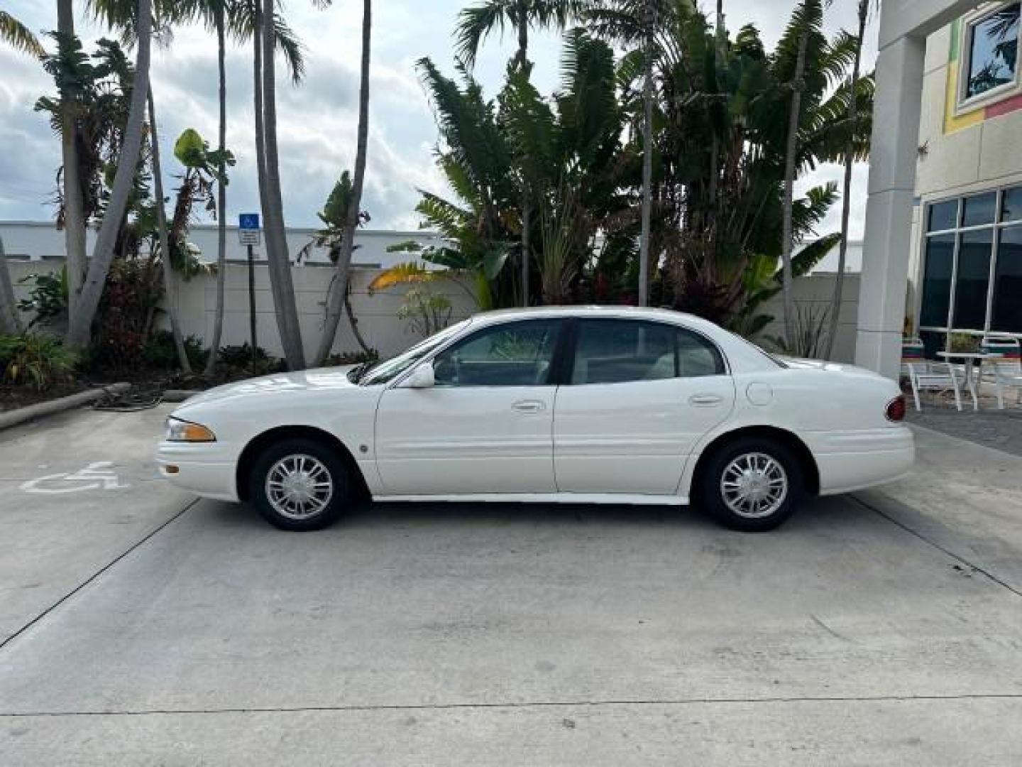 2005 White Opal /Light Cashmere Buick LeSabre NON SMOKERS Low Miles 45,864 (1G4HP52K25U) with an 3.8L 3800 V6 SFI Engine engine, Automatic transmission, located at 4701 North Dixie Hwy, Pompano Beach, FL, 33064, (954) 422-2889, 26.240938, -80.123474 - OUR WEBPAGE FLORIDACARS1.COM HAS OVER 100 PHOTOS AND FREE CARFAX LINK 2005 Buick LeSabre Custom $ 29,270 new ! VIN: 1G4HP52K25U249602 SEDAN 4 DR 3.8L V6 F OHV GASOLINE 29 MPG FRONT WHEEL DRIVE ABS Brakes CD Audio Power Mirrors Side Airbags AM/FM Stereo Cassette Player Power Seat(s) Smart Key Air Con - Photo#41