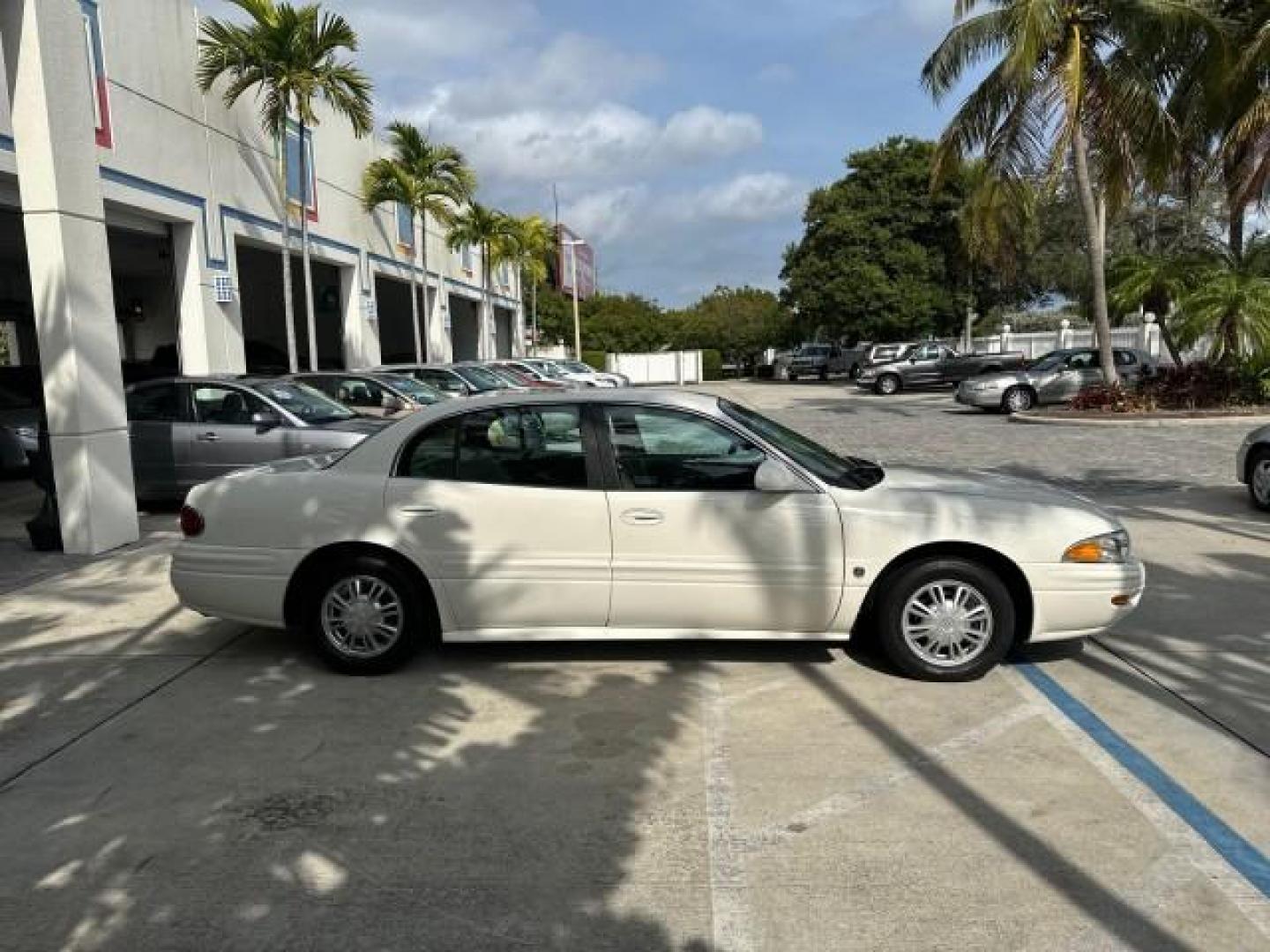 2005 White Opal /Light Cashmere Buick LeSabre NON SMOKERS Low Miles 45,864 (1G4HP52K25U) with an 3.8L 3800 V6 SFI Engine engine, Automatic transmission, located at 4701 North Dixie Hwy, Pompano Beach, FL, 33064, (954) 422-2889, 26.240938, -80.123474 - OUR WEBPAGE FLORIDACARS1.COM HAS OVER 100 PHOTOS AND FREE CARFAX LINK 2005 Buick LeSabre Custom $ 29,270 new ! VIN: 1G4HP52K25U249602 SEDAN 4 DR 3.8L V6 F OHV GASOLINE 29 MPG FRONT WHEEL DRIVE ABS Brakes CD Audio Power Mirrors Side Airbags AM/FM Stereo Cassette Player Power Seat(s) Smart Key Air Con - Photo#7