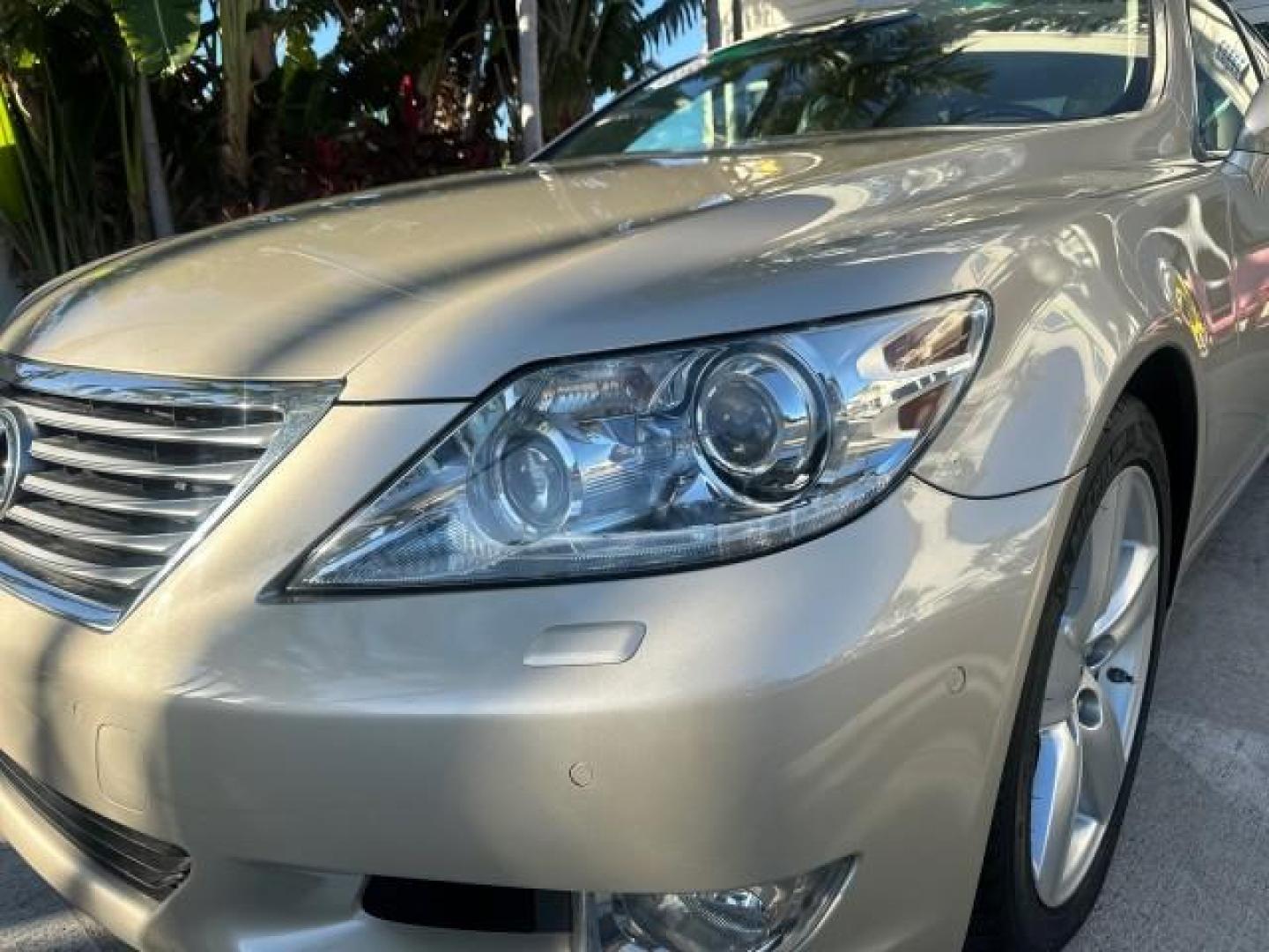 2011 Satin Cashmere Metallic /Parchment Lexus LS 460 1 FL OWNER FULLY LOADED (JTHBL5EFXB5) with an 4.6L DOHC 32-Valve V8 Engine engine, Automatic transmission, located at 4701 North Dixie Hwy, Pompano Beach, FL, 33064, (954) 422-2889, 26.240938, -80.123474 - OUR WEBPAGE FLORIDACARS1.COM HAS OVER 100 PHOTOS AND FREE CARFAX LINK 2011 LEXUS LS 460 VIN: JTHBL5EFXB5103313 SEDAN 4 DR 4.6L V8 F DOHC 32V GASOLINE REAR WHEEL DRIVE THIS IS ONE OF THE NICEST LEXU S' WE HAVE EVER LISTED, CLEAN 1 OWNER FLORIDA TITLE. FULLY LOADED WITH OPTIONS INCLUDING 19 WHEELS, SU - Photo#32