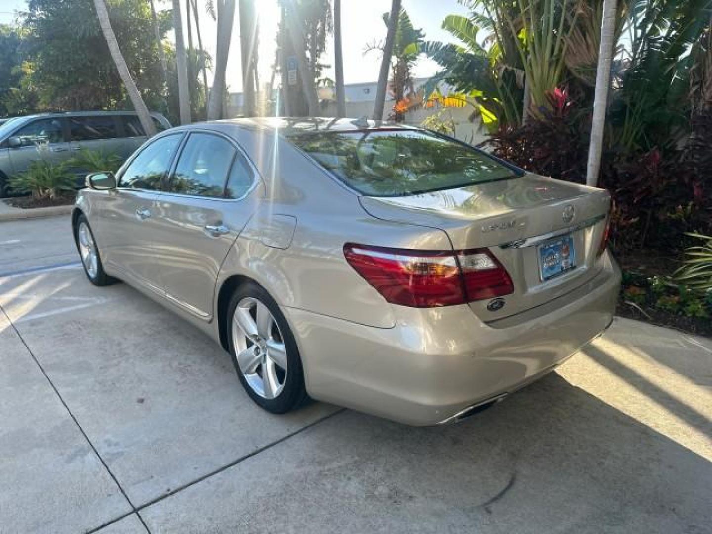 2011 Satin Cashmere Metallic /Parchment Lexus LS 460 1 FL OWNER FULLY LOADED (JTHBL5EFXB5) with an 4.6L DOHC 32-Valve V8 Engine engine, Automatic transmission, located at 4701 North Dixie Hwy, Pompano Beach, FL, 33064, (954) 422-2889, 26.240938, -80.123474 - OUR WEBPAGE FLORIDACARS1.COM HAS OVER 100 PHOTOS AND FREE CARFAX LINK 2011 LEXUS LS 460 VIN: JTHBL5EFXB5103313 SEDAN 4 DR 4.6L V8 F DOHC 32V GASOLINE REAR WHEEL DRIVE THIS IS ONE OF THE NICEST LEXU S' WE HAVE EVER LISTED, CLEAN 1 OWNER FLORIDA TITLE. FULLY LOADED WITH OPTIONS INCLUDING 19 WHEELS, SU - Photo#41