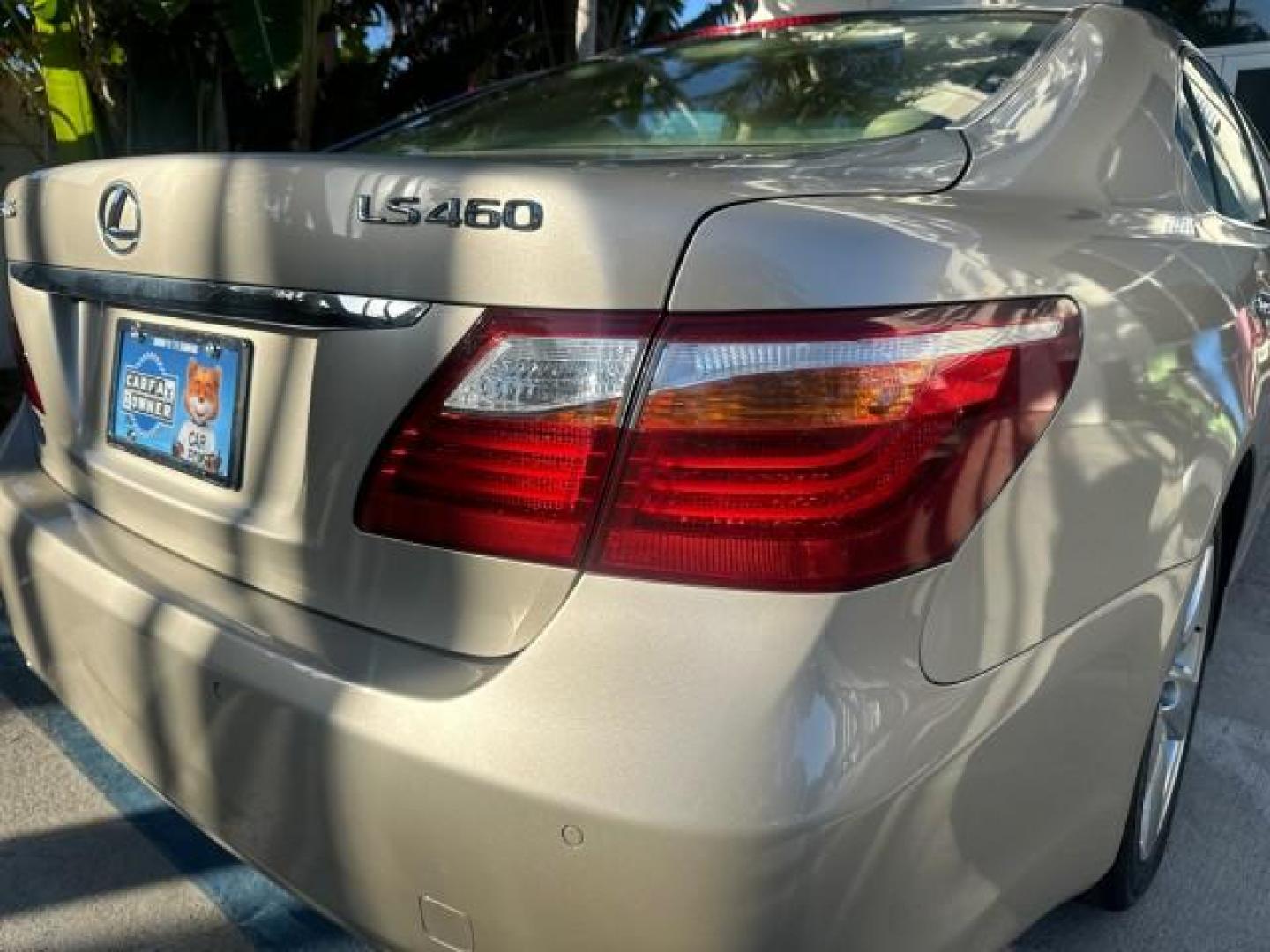 2011 Satin Cashmere Metallic /Parchment Lexus LS 460 1 FL OWNER FULLY LOADED (JTHBL5EFXB5) with an 4.6L DOHC 32-Valve V8 Engine engine, Automatic transmission, located at 4701 North Dixie Hwy, Pompano Beach, FL, 33064, (954) 422-2889, 26.240938, -80.123474 - OUR WEBPAGE FLORIDACARS1.COM HAS OVER 100 PHOTOS AND FREE CARFAX LINK 2011 LEXUS LS 460 VIN: JTHBL5EFXB5103313 SEDAN 4 DR 4.6L V8 F DOHC 32V GASOLINE REAR WHEEL DRIVE THIS IS ONE OF THE NICEST LEXU S' WE HAVE EVER LISTED, CLEAN 1 OWNER FLORIDA TITLE. FULLY LOADED WITH OPTIONS INCLUDING 19 WHEELS, SU - Photo#49