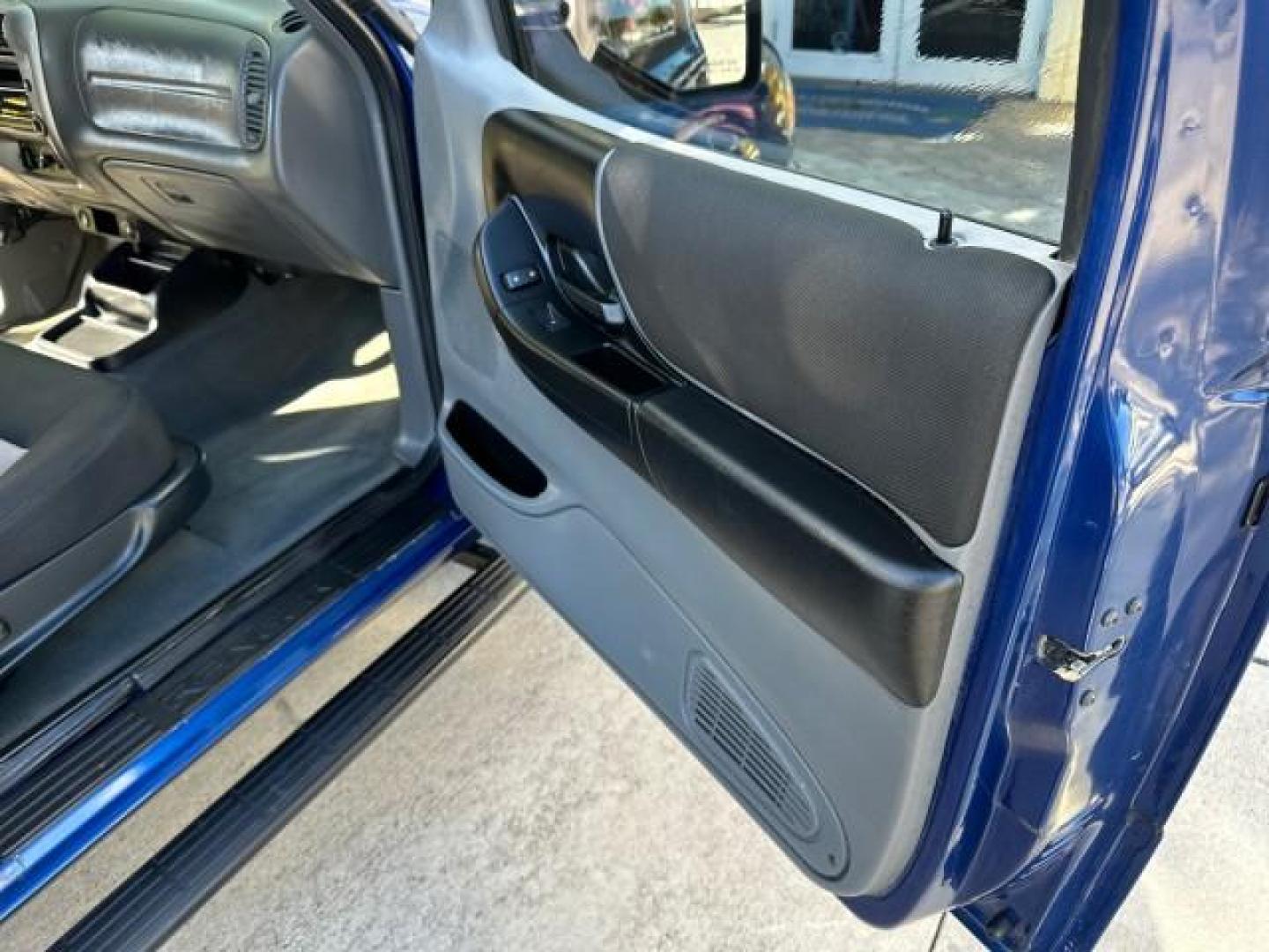 2010 Vista Blue Metallic /Medium Dark Flint Ford Ranger XLT X CAB LOW MILES 57,020 (1FTKR1ED4AP) with an 2.3L DOHC 16-Valve I4 Engine engine, Automatic transmission, located at 4701 North Dixie Hwy, Pompano Beach, FL, 33064, (954) 422-2889, 26.240938, -80.123474 - OUR WEBPAGE FLORIDACARS1.COM HAS OVER 100 PHOTOS AND FREE CARFAX LINK 2010 FORD RANGER XLT VIN: 1FTKR1ED4APA27033 CLUB CAB PICKUP 2.3L I4 F DOHC 16V GASOLINE REAR WHEEL DRIVE Bed Cover Running Boards Bed Liner Satellite Radio Ready Bluetooth Technology Tow Hitch Cloth Seats THIS IS ONE OF THE NICEST - Photo#99