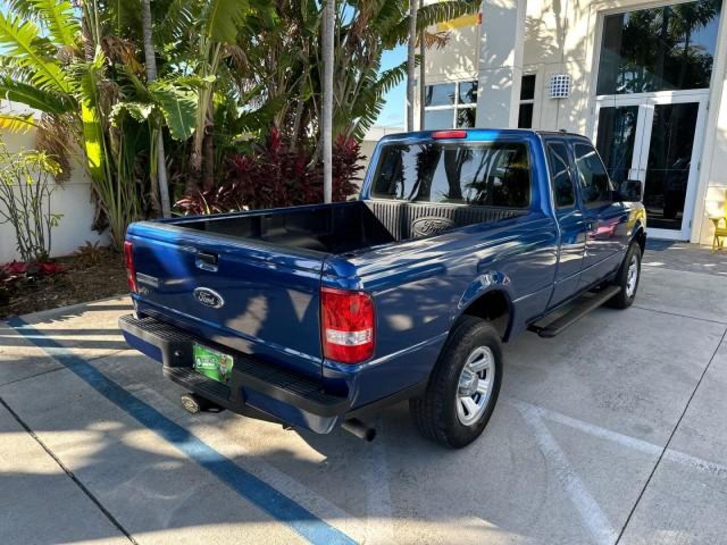 2010 Vista Blue Metallic /Medium Dark Flint Ford Ranger XLT X CAB LOW MILES 57,020 (1FTKR1ED4AP) with an 2.3L DOHC 16-Valve I4 Engine engine, Automatic transmission, located at 4701 North Dixie Hwy, Pompano Beach, FL, 33064, (954) 422-2889, 26.240938, -80.123474 - OUR WEBPAGE FLORIDACARS1.COM HAS OVER 100 PHOTOS AND FREE CARFAX LINK 2010 FORD RANGER XLT VIN: 1FTKR1ED4APA27033 CLUB CAB PICKUP 2.3L I4 F DOHC 16V GASOLINE REAR WHEEL DRIVE Bed Cover Running Boards Bed Liner Satellite Radio Ready Bluetooth Technology Tow Hitch Cloth Seats THIS IS ONE OF THE NICEST - Photo#7