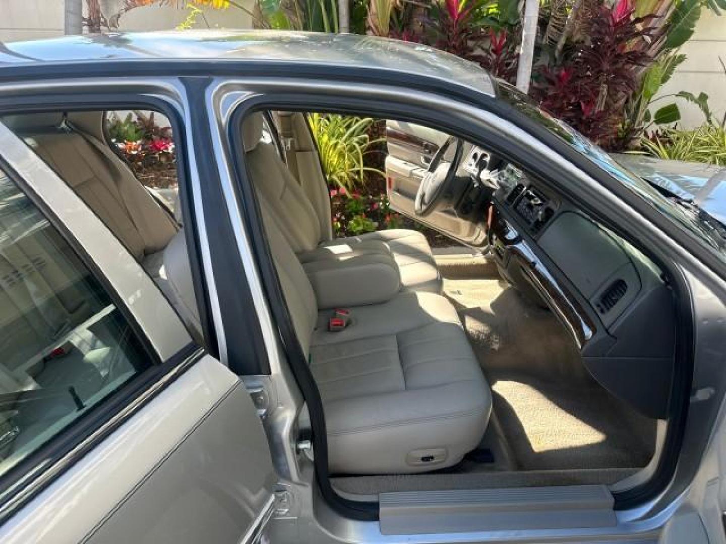 2008 Silver Birch Metallic /Light Camel Mercury Grand Marquis LS 1 OWNER FL 12,426 LOW MILES (2MEFM75V58X) with an 4.6L OHC FFV V8 Engine engine, Automatic transmission, located at 4701 North Dixie Hwy, Pompano Beach, FL, 33064, (954) 422-2889, 26.240938, -80.123474 - OUR WEBPAGE FLORIDACARS1.COM HAS OVER 100 PHOTOS AND FREE CARFAX LINK 2008 MERCURY GRAND MARQUIS LS NON SMOKER VIN: 2MEFM75V58X614887 SEDAN 4 DR 4.6L V8 F SOHC FLEX FUEL REAR WHEEL DRIVE ROAD READY NO ACCIDENTS NO RECALLS FLORIDA 1 OWNER POWER LEATHER SEATS LOW MILES 12,426 Alloy Wheels Leather Seat - Photo#13