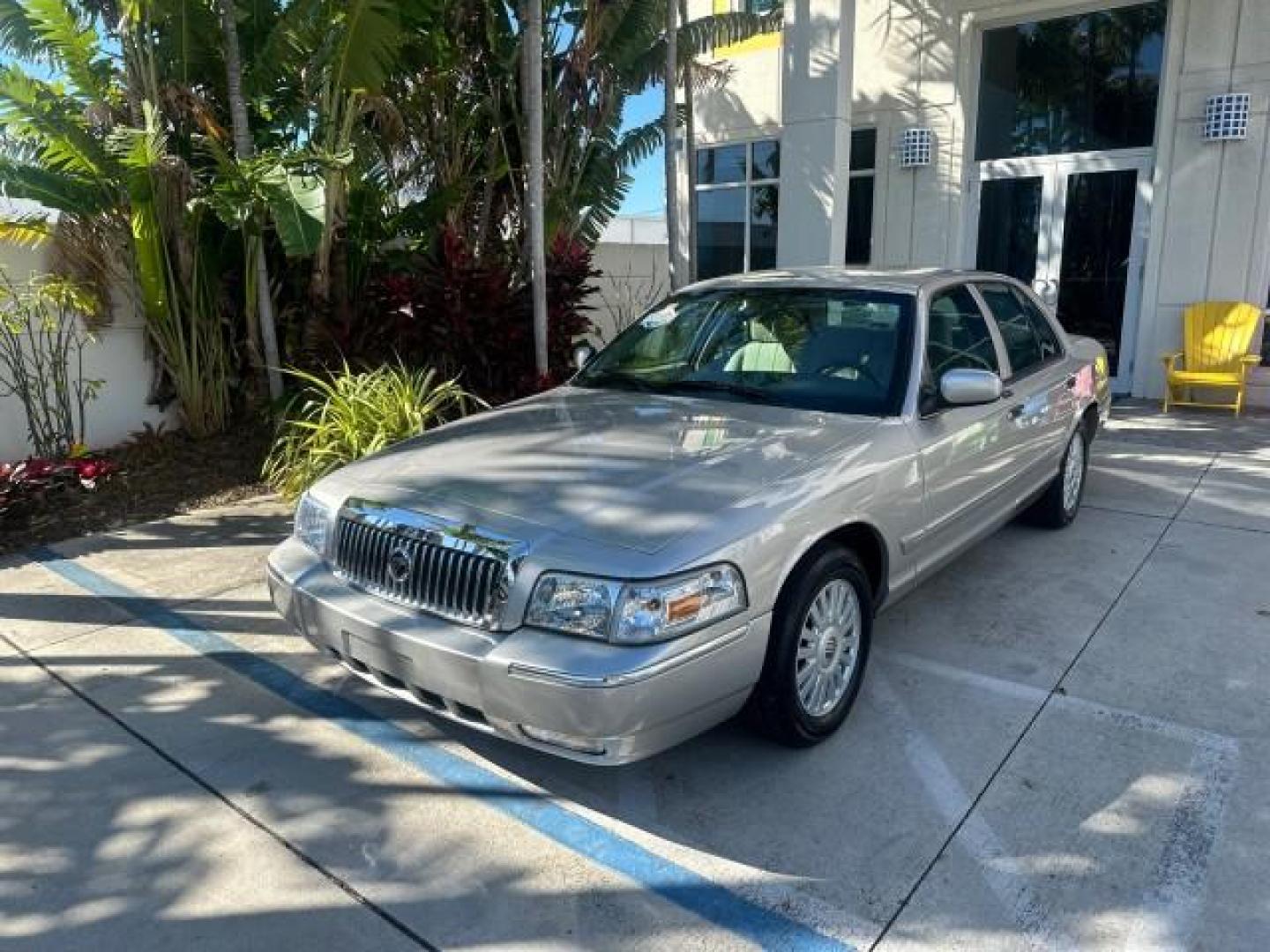 2008 Silver Birch Metallic /Light Camel Mercury Grand Marquis LS 1 OWNER FL 12,426 LOW MILES (2MEFM75V58X) with an 4.6L OHC FFV V8 Engine engine, Automatic transmission, located at 4701 North Dixie Hwy, Pompano Beach, FL, 33064, (954) 422-2889, 26.240938, -80.123474 - OUR WEBPAGE FLORIDACARS1.COM HAS OVER 100 PHOTOS AND FREE CARFAX LINK 2008 MERCURY GRAND MARQUIS LS NON SMOKER VIN: 2MEFM75V58X614887 SEDAN 4 DR 4.6L V8 F SOHC FLEX FUEL REAR WHEEL DRIVE ROAD READY NO ACCIDENTS NO RECALLS FLORIDA 1 OWNER POWER LEATHER SEATS LOW MILES 12,426 Alloy Wheels Leather Seat - Photo#3