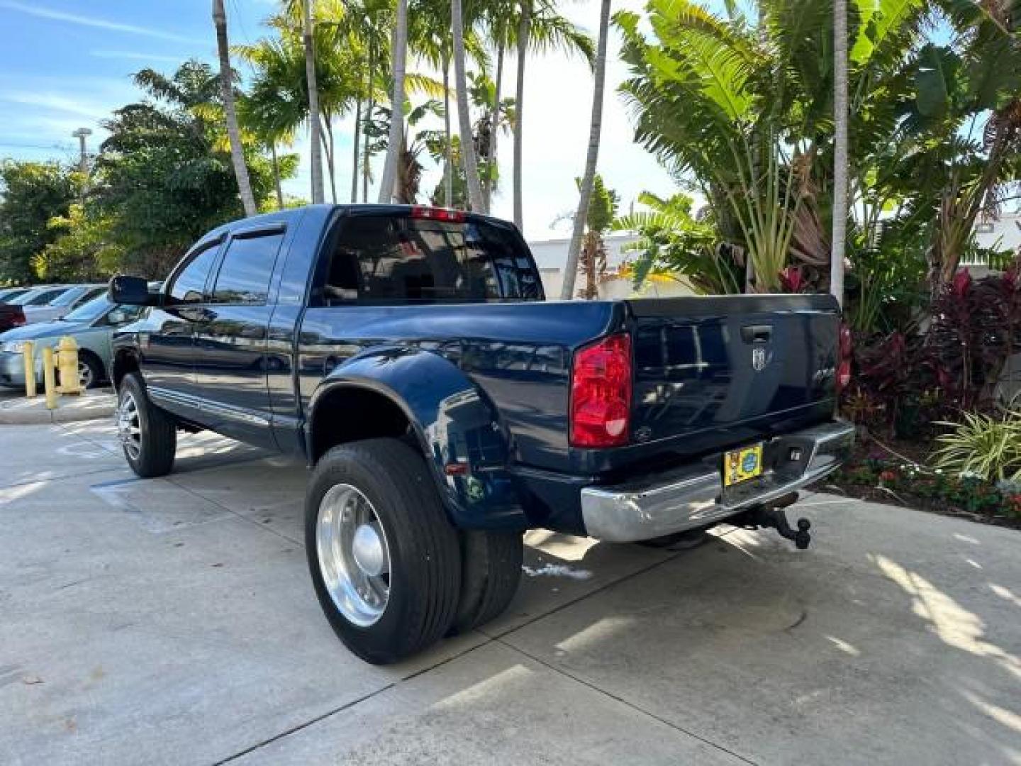 2007 Patriot Blue Pearl /Med Slate Gray Dodge Ram 3500 Laramie MEGA DIESEL 4WD LOW MI 52,899 (3D3MX49A17G) with an 6.7L Straight 6-Cyl Engine engine, Automatic transmission, located at 4701 North Dixie Hwy, Pompano Beach, FL, 33064, (954) 422-2889, 26.240938, -80.123474 - OUR WEBPAGE FLORIDACARS1.COM HAS OVER 100 PHOTOS AND FREE CARFAX LINK 2007 DODGE RAM 3500 SLT LARAMIE MEGA CAB VIN: 3D3MX49A17G777333 CREW PICKUP 6.7L I6 DIESEL REAR WHEEL DRIVE W/ 4X4 Top Features 4WD/AWD Leather Seats Bed Liner Satellite Radio Ready Dual Rear Wheels Tow Hitch Front Seat Heaters Tu - Photo#5