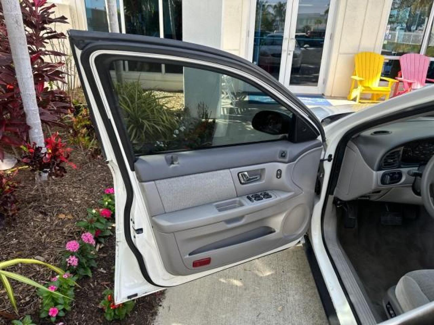 2000 Vibrant White /Medium Graphite Ford Taurus SES LOW MILES 57,736 (1FAFP55S2YA) with an 3.0L V6 Cylinder Engine engine, Automatic transmission, located at 4701 North Dixie Hwy, Pompano Beach, FL, 33064, (954) 422-2889, 26.240938, -80.123474 - OUR WEBPAGE FLORIDACARS1.COM HAS OVER 100 PHOTOS AND FREE CARFAX LINK 2000 FORD TAURUS SES VIN: 1FAFP55S2YA254222 SEDAN 4 DR 3.0L V6 F DOHC 24V GASOLINE FRONT WHEEL DRIVE Cloth Seats ABS Brakes Automatic Transmission Power Locks Power Windows AM/FM Stereo Cassette Player Power Mirrors Rear Defroster - Photo#9