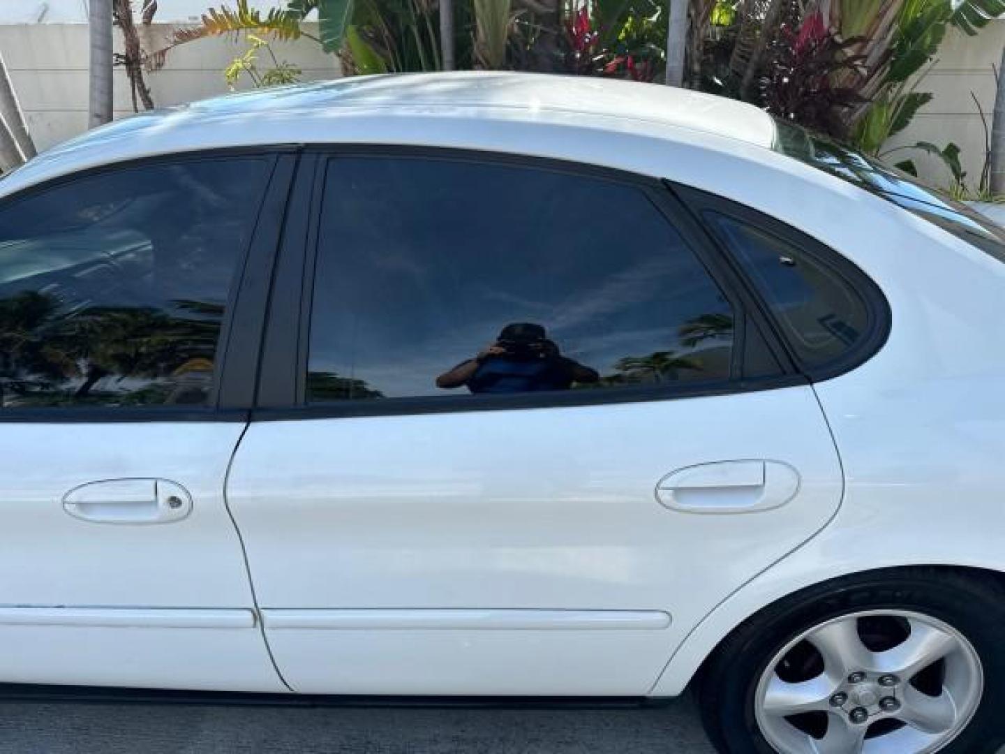 2000 Vibrant White /Medium Graphite Ford Taurus SES LOW MILES 57,736 (1FAFP55S2YA) with an 3.0L V6 Cylinder Engine engine, Automatic transmission, located at 4701 North Dixie Hwy, Pompano Beach, FL, 33064, (954) 422-2889, 26.240938, -80.123474 - OUR WEBPAGE FLORIDACARS1.COM HAS OVER 100 PHOTOS AND FREE CARFAX LINK 2000 FORD TAURUS SES VIN: 1FAFP55S2YA254222 SEDAN 4 DR 3.0L V6 F DOHC 24V GASOLINE FRONT WHEEL DRIVE Cloth Seats ABS Brakes Automatic Transmission Power Locks Power Windows AM/FM Stereo Cassette Player Power Mirrors Rear Defroster - Photo#38