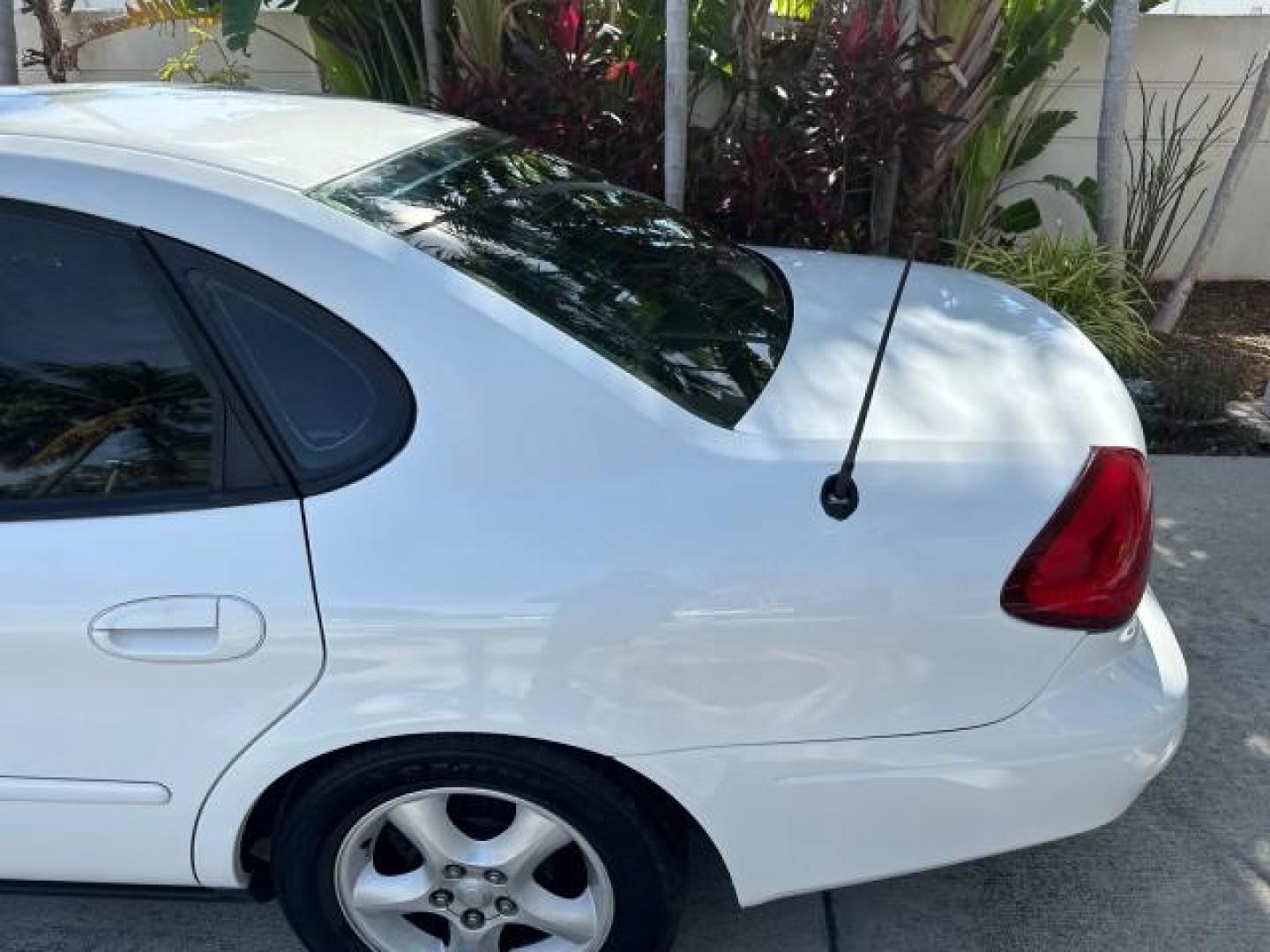 2000 Vibrant White /Medium Graphite Ford Taurus SES LOW MILES 57,736 (1FAFP55S2YA) with an 3.0L V6 Cylinder Engine engine, Automatic transmission, located at 4701 North Dixie Hwy, Pompano Beach, FL, 33064, (954) 422-2889, 26.240938, -80.123474 - OUR WEBPAGE FLORIDACARS1.COM HAS OVER 100 PHOTOS AND FREE CARFAX LINK 2000 FORD TAURUS SES VIN: 1FAFP55S2YA254222 SEDAN 4 DR 3.0L V6 F DOHC 24V GASOLINE FRONT WHEEL DRIVE Cloth Seats ABS Brakes Automatic Transmission Power Locks Power Windows AM/FM Stereo Cassette Player Power Mirrors Rear Defroster - Photo#39