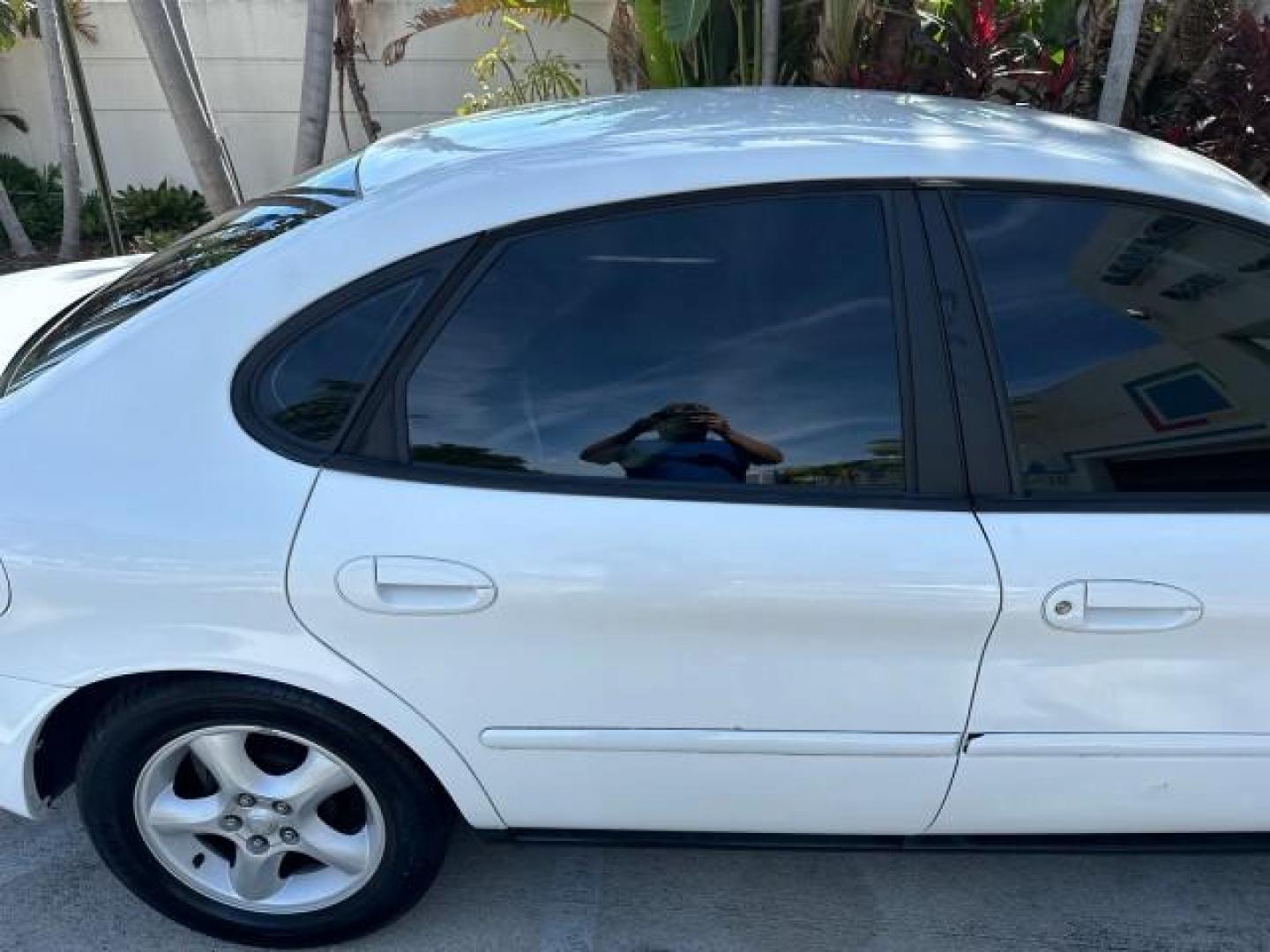 2000 Vibrant White /Medium Graphite Ford Taurus SES LOW MILES 57,736 (1FAFP55S2YA) with an 3.0L V6 Cylinder Engine engine, Automatic transmission, located at 4701 North Dixie Hwy, Pompano Beach, FL, 33064, (954) 422-2889, 26.240938, -80.123474 - OUR WEBPAGE FLORIDACARS1.COM HAS OVER 100 PHOTOS AND FREE CARFAX LINK 2000 FORD TAURUS SES VIN: 1FAFP55S2YA254222 SEDAN 4 DR 3.0L V6 F DOHC 24V GASOLINE FRONT WHEEL DRIVE Cloth Seats ABS Brakes Automatic Transmission Power Locks Power Windows AM/FM Stereo Cassette Player Power Mirrors Rear Defroster - Photo#48