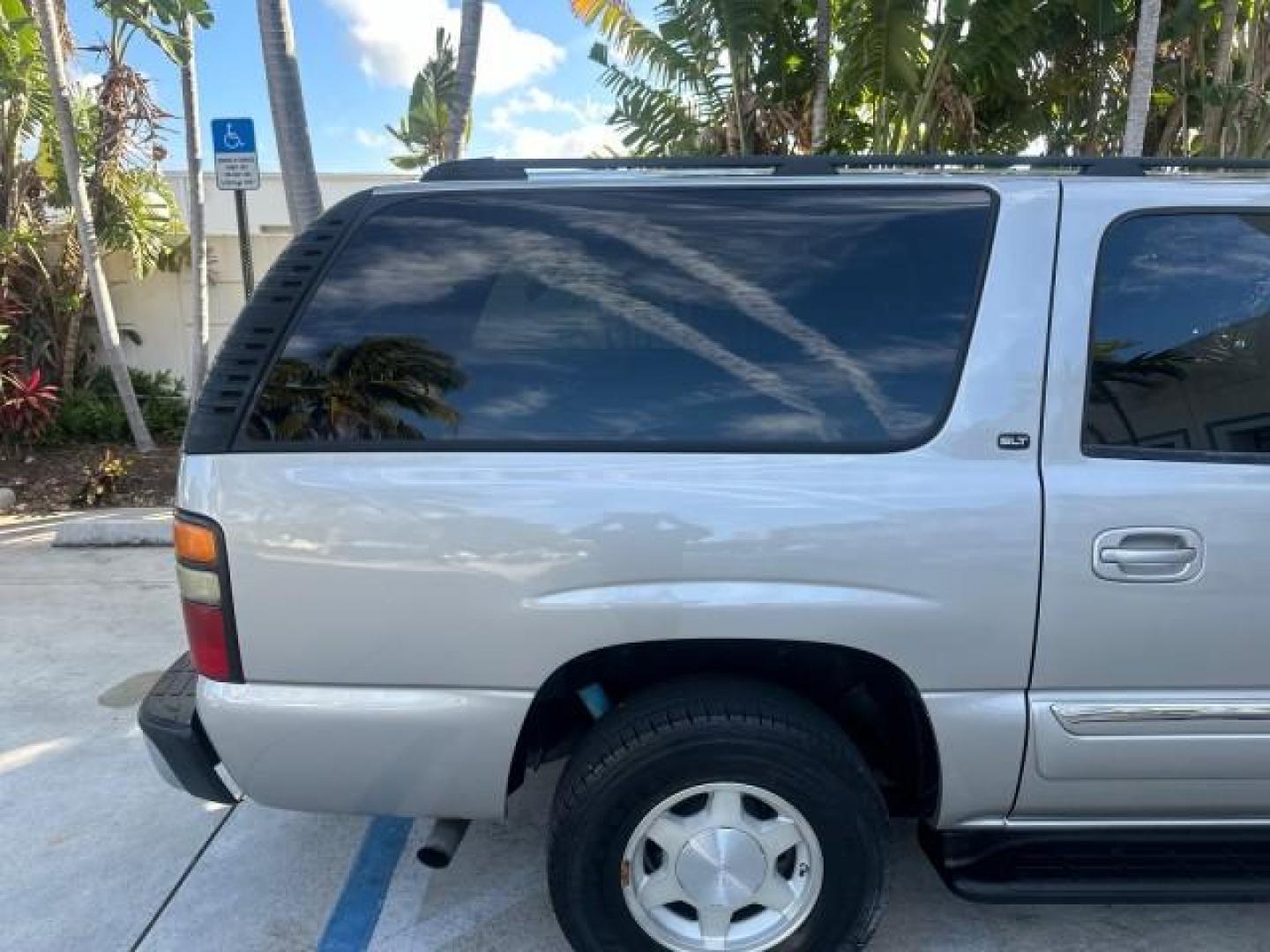 2005 Silver Birch Metallic /Neutral/Shale GMC Yukon XL SLT 4x4 FL TITLE (1GKFK16Z75R) with an 5.3L Vortec 5300 V8 SFI Flex-Fuel Engine engine, Automatic transmission, located at 4701 North Dixie Hwy, Pompano Beach, FL, 33064, (954) 422-2889, 26.240938, -80.123474 - 2005 GMC YUKON XL 1500 SLE VIN: 1GKFK16Z75R143647 4 DOOR WAGON/SPORT UTILITY 5.3L V8 F FLEX FUEL REAR WHEEL DRIVE W/ 4X4 Highlighted Features Alloy Wheels Rear Air Conditioning BOSE Sound System Running Boards Leather Seats Flex Fuel Power Seat(s) Four Wheel Drive (2H, 4H, 4L) Presenting one of the - Photo#49