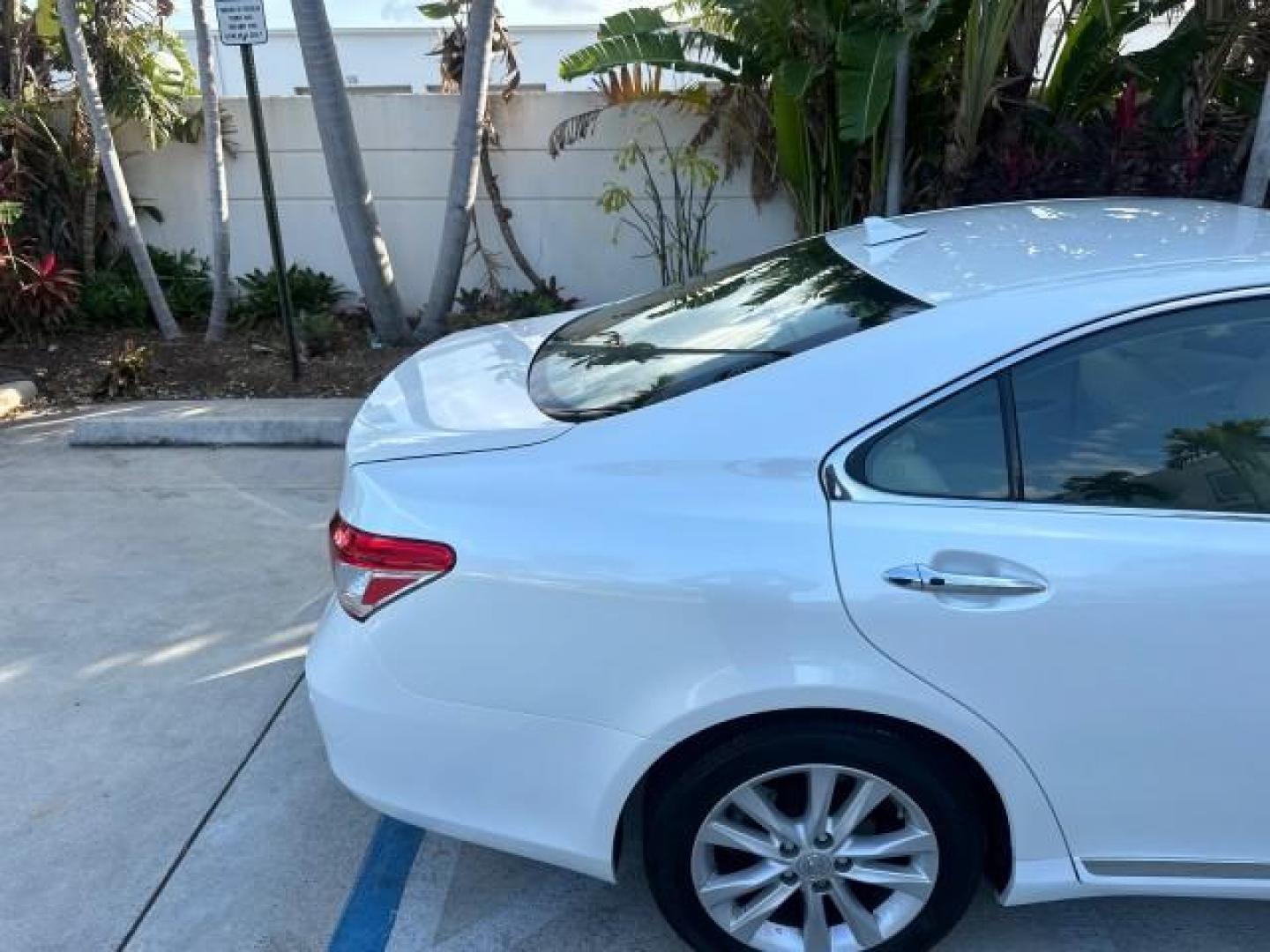 2011 Starfire Pearl /Parchment Lexus ES 350 LOW MILES 37,364 (JTHBK1EG0B2) with an 3.5L DOHC SFI 24-Valve V6 Engine engine, Automatic transmission, located at 4701 North Dixie Hwy, Pompano Beach, FL, 33064, (954) 422-2889, 26.240938, -80.123474 - 2011 LEXUS ES 350 VIN: JTHBK1EG0B2449165 SEDAN 4 DR 3.5L V6 F DOHC 24V GASOLINE FRONT WHEEL DRIVE Highlighted Features Alloy Wheels Rear Sunshade Bluetooth Technology Satellite Radio Ready Leather Seats Sunroof(s) Memory Seat(s) Presenting one of the finest Lexus ES350's weve ever listed! This incre - Photo#44