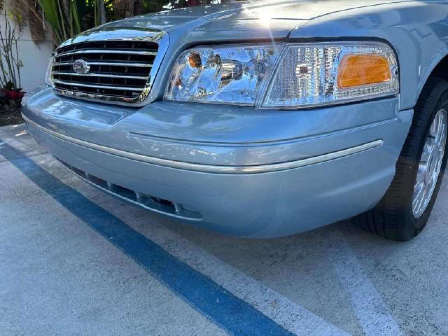 2003 Light Blue Metallic /Medium Parchment Ford Crown Victoria LX LOW MILES 31,713 (2FAFP74W53X) with an 4.6L SEFI OHC V8 Engine engine, Automatic transmission, located at 4701 North Dixie Hwy, Pompano Beach, FL, 33064, (954) 422-2889, 26.240938, -80.123474 - OUR WEBPAGE FLORIDACARS1.COM HAS OVER 100 PHOTOS AND FREE CARFAX LINK 2003 FORD CROWN VICTORIA LX VIN: 2FAFP74W53X100538 2 F A F P 7 4 W 5 3 X 1 0 0 5 3 8 SEDAN 4 DR 4.6L V8 F GASOLINE REAR WHEEL DRIVE Basic Features ABS Brakes CD Audio Power Mirrors Traction Control AM/FM Stereo Cassette Player Pow - Photo#28