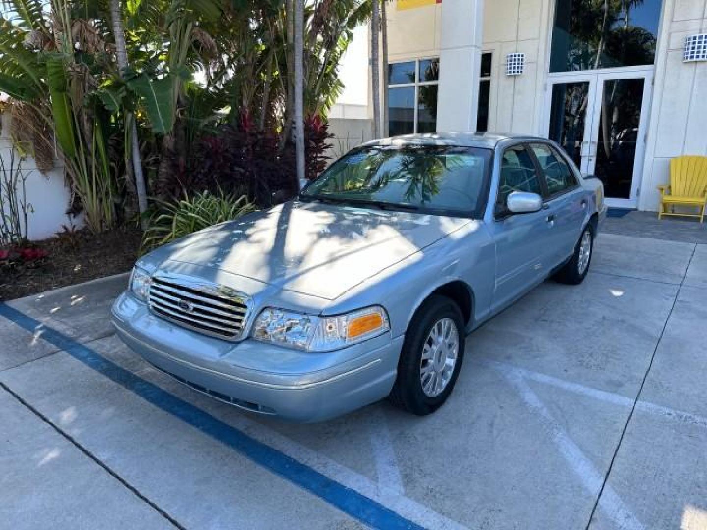 2003 Light Blue Metallic /Medium Parchment Ford Crown Victoria LX LOW MILES 31,713 (2FAFP74W53X) with an 4.6L SEFI OHC V8 Engine engine, Automatic transmission, located at 4701 North Dixie Hwy, Pompano Beach, FL, 33064, (954) 422-2889, 26.240938, -80.123474 - OUR WEBPAGE FLORIDACARS1.COM HAS OVER 100 PHOTOS AND FREE CARFAX LINK 2003 FORD CROWN VICTORIA LX VIN: 2FAFP74W53X100538 2 F A F P 7 4 W 5 3 X 1 0 0 5 3 8 SEDAN 4 DR 4.6L V8 F GASOLINE REAR WHEEL DRIVE Basic Features ABS Brakes CD Audio Power Mirrors Traction Control AM/FM Stereo Cassette Player Pow - Photo#3
