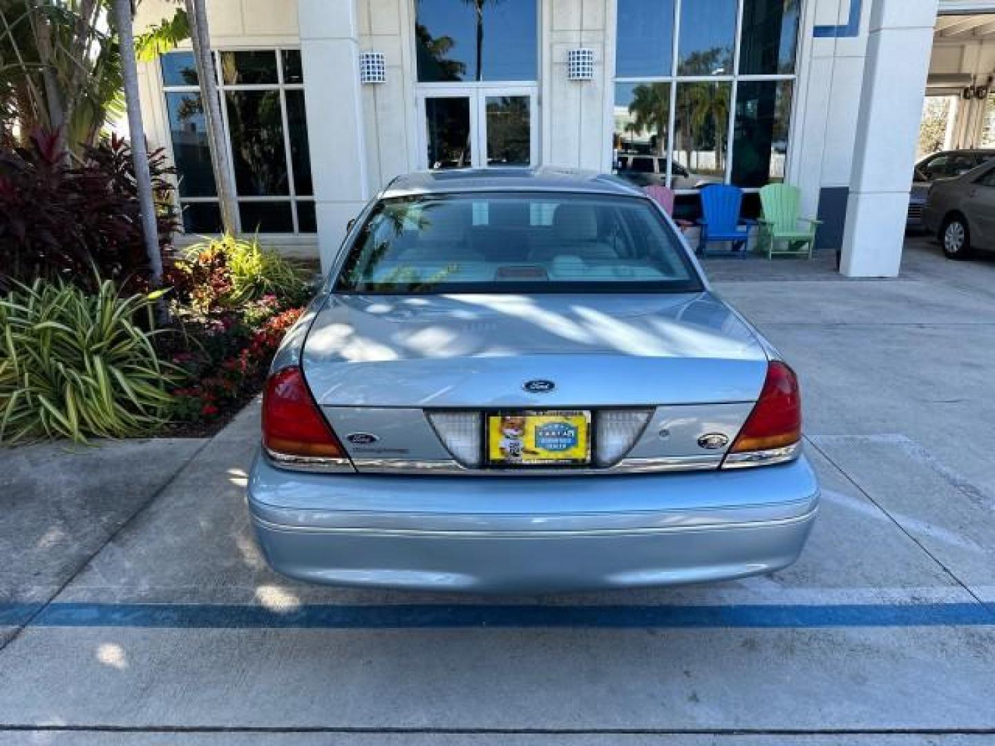 2003 Light Blue Metallic /Medium Parchment Ford Crown Victoria LX LOW MILES 31,713 (2FAFP74W53X) with an 4.6L SEFI OHC V8 Engine engine, Automatic transmission, located at 4701 North Dixie Hwy, Pompano Beach, FL, 33064, (954) 422-2889, 26.240938, -80.123474 - OUR WEBPAGE FLORIDACARS1.COM HAS OVER 100 PHOTOS AND FREE CARFAX LINK 2003 FORD CROWN VICTORIA LX VIN: 2FAFP74W53X100538 2 F A F P 7 4 W 5 3 X 1 0 0 5 3 8 SEDAN 4 DR 4.6L V8 F GASOLINE REAR WHEEL DRIVE Basic Features ABS Brakes CD Audio Power Mirrors Traction Control AM/FM Stereo Cassette Player Pow - Photo#6