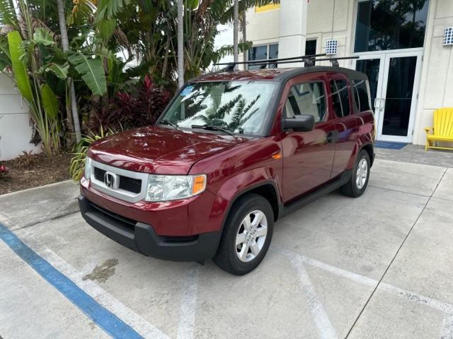 2010 Tango Red Pearl /Gray Honda Element EX LOW MILES FL TITLE (5J6YH1H71AL) with an 2.4L DOHC MPFI 16-Valve i-VTEC I4 Engine engine, Automatic transmission, located at 4701 North Dixie Hwy, Pompano Beach, FL, 33064, (954) 422-2889, 26.240938, -80.123474 - OUR WEBPAGE FLORIDACARS1.COM HAS OVER 100 PHOTOS AND FREE CARFAX LINK 2010 HONDA ELEMENT EX VIN: 5J6YH1H71AL003602 4 DOOR WAGON/SPORT UTILITY 2.4L I4 F DOHC 16V GASOLINE FRONT WHEEL DRIVE Basic Features ABS Brakes Auxiliary Audio Input Power Locks Side Airbags AM/FM Stereo CD Audio Power Mirrors Tra - Photo#3