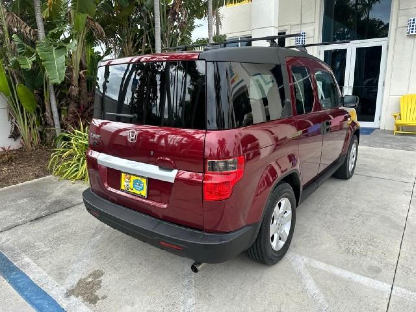 2010 Tango Red Pearl /Gray Honda Element EX LOW MILES FL TITLE (5J6YH1H71AL) with an 2.4L DOHC MPFI 16-Valve i-VTEC I4 Engine engine, Automatic transmission, located at 4701 North Dixie Hwy, Pompano Beach, FL, 33064, (954) 422-2889, 26.240938, -80.123474 - OUR WEBPAGE FLORIDACARS1.COM HAS OVER 100 PHOTOS AND FREE CARFAX LINK 2010 HONDA ELEMENT EX VIN: 5J6YH1H71AL003602 4 DOOR WAGON/SPORT UTILITY 2.4L I4 F DOHC 16V GASOLINE FRONT WHEEL DRIVE Basic Features ABS Brakes Auxiliary Audio Input Power Locks Side Airbags AM/FM Stereo CD Audio Power Mirrors Tra - Photo#7