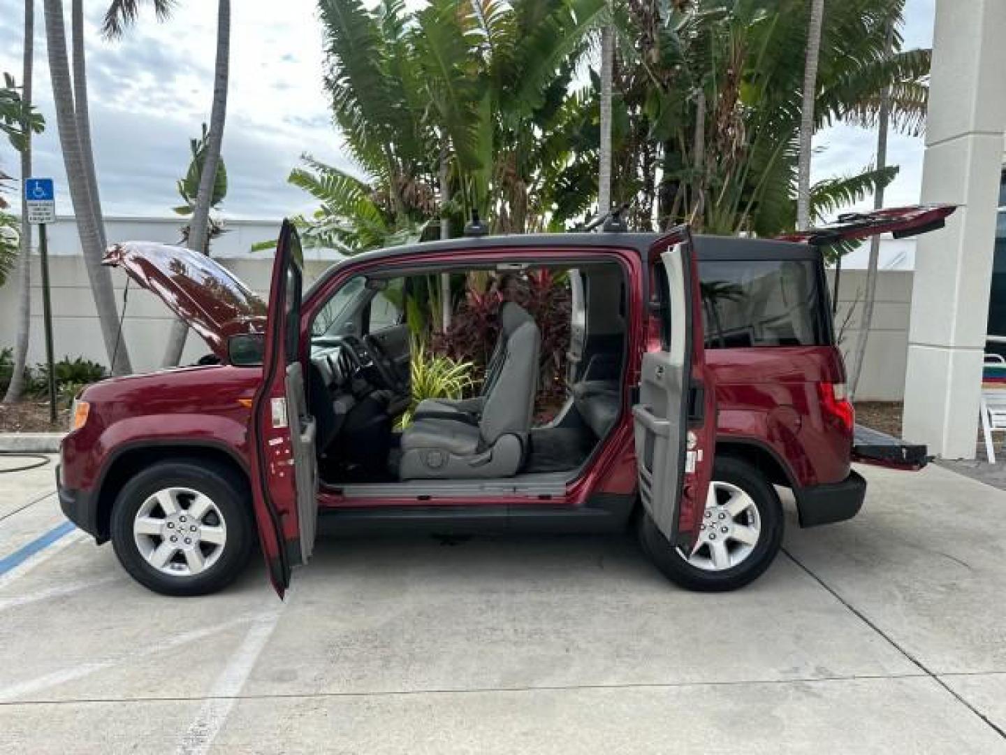 2010 Tango Red Pearl /Gray Honda Element EX LOW MILES FL TITLE (5J6YH1H71AL) with an 2.4L DOHC MPFI 16-Valve i-VTEC I4 Engine engine, Automatic transmission, located at 4701 North Dixie Hwy, Pompano Beach, FL, 33064, (954) 422-2889, 26.240938, -80.123474 - OUR WEBPAGE FLORIDACARS1.COM HAS OVER 100 PHOTOS AND FREE CARFAX LINK 2010 HONDA ELEMENT EX VIN: 5J6YH1H71AL003602 4 DOOR WAGON/SPORT UTILITY 2.4L I4 F DOHC 16V GASOLINE FRONT WHEEL DRIVE Basic Features ABS Brakes Auxiliary Audio Input Power Locks Side Airbags AM/FM Stereo CD Audio Power Mirrors Tra - Photo#8