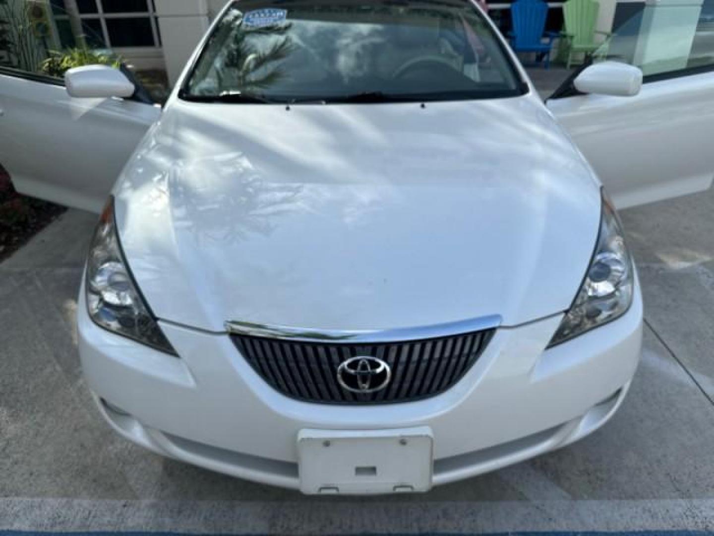 2006 Arctic Frost Pearl /Ivory Toyota Camry Solara LOW MILES 46,220 SLE V6 (4T1FA38P76U) with an 3.3L DOHC SMPI 24-Valve V6 Engine engine, Automatic transmission, located at 4701 North Dixie Hwy, Pompano Beach, FL, 33064, (954) 422-2889, 26.240938, -80.123474 - OUR WEBPAGE FLORIDACARS1.COM HAS OVER 100 PHOTOS AND FREE CARFAX LINK 2006 TOYOTA CAMRY SOLARA SLE V6 TOP OF THE LINE VIN: 4T1FA38P76U086754 4 T 1 F A 3 8 P 7 6 U 0 8 6 7 5 4 CONVERTIBLE 3.3L V6 F DOHC 24V GASOLINE 29 MPG FRONT WHEEL DRIVE Top Features Alloy Wheels Leather Seats Front Seat Heaters S - Photo#14