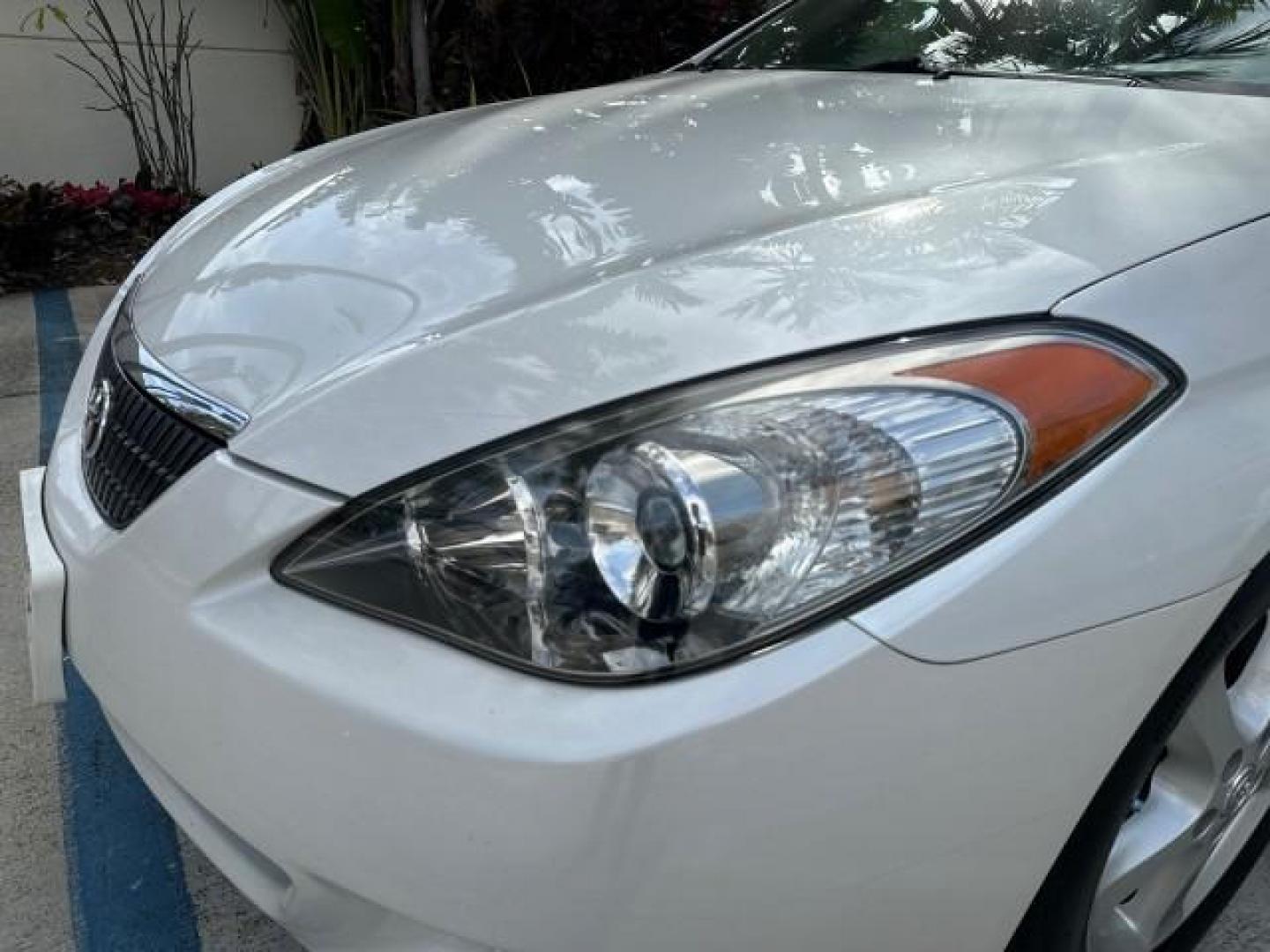 2006 Arctic Frost Pearl /Ivory Toyota Camry Solara LOW MILES 46,220 SLE V6 (4T1FA38P76U) with an 3.3L DOHC SMPI 24-Valve V6 Engine engine, Automatic transmission, located at 4701 North Dixie Hwy, Pompano Beach, FL, 33064, (954) 422-2889, 26.240938, -80.123474 - OUR WEBPAGE FLORIDACARS1.COM HAS OVER 100 PHOTOS AND FREE CARFAX LINK 2006 TOYOTA CAMRY SOLARA SLE V6 TOP OF THE LINE VIN: 4T1FA38P76U086754 4 T 1 F A 3 8 P 7 6 U 0 8 6 7 5 4 CONVERTIBLE 3.3L V6 F DOHC 24V GASOLINE 29 MPG FRONT WHEEL DRIVE Top Features Alloy Wheels Leather Seats Front Seat Heaters S - Photo#15