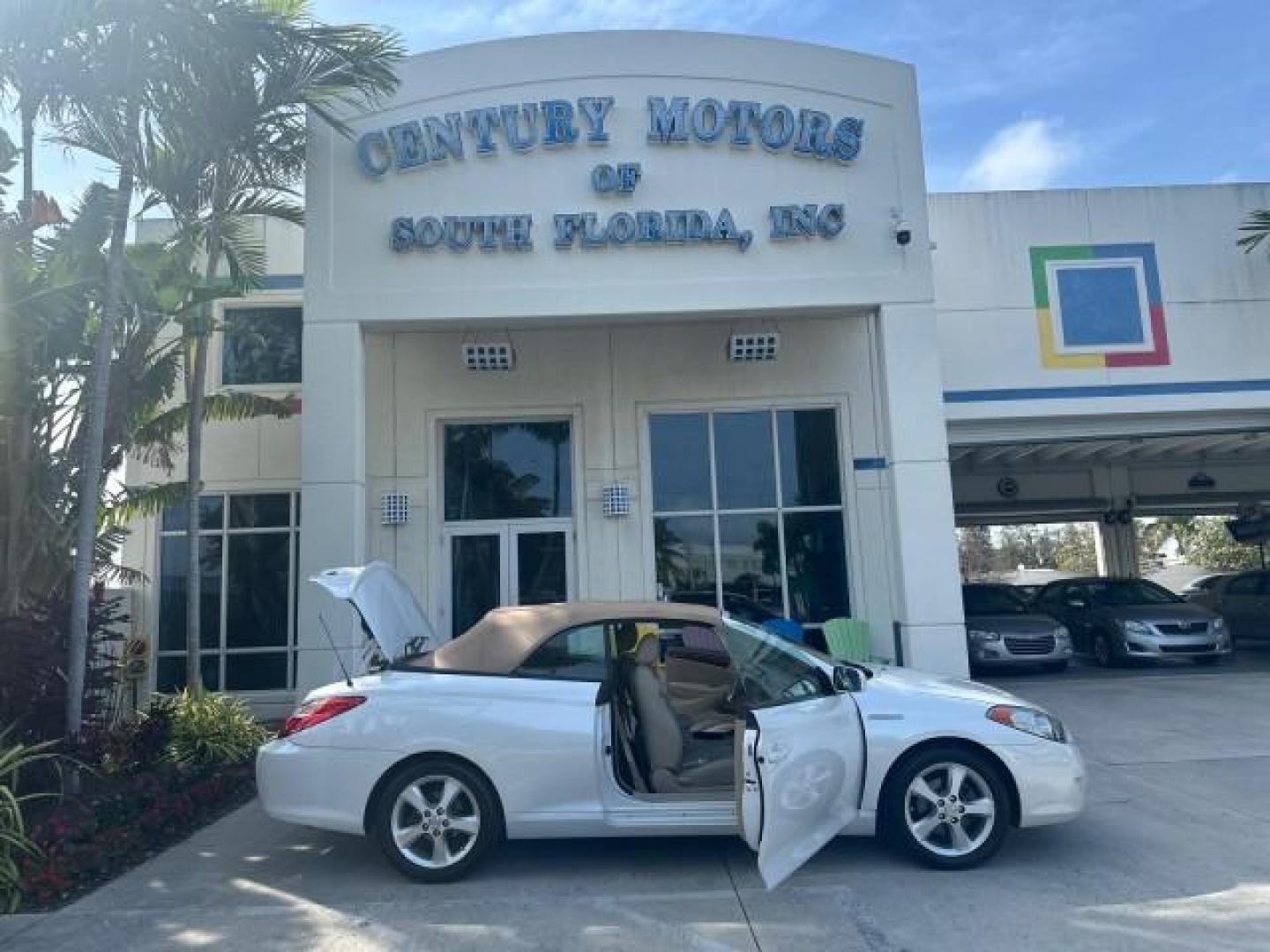 2006 Arctic Frost Pearl /Ivory Toyota Camry Solara LOW MILES 46,220 SLE V6 (4T1FA38P76U) with an 3.3L DOHC SMPI 24-Valve V6 Engine engine, Automatic transmission, located at 4701 North Dixie Hwy, Pompano Beach, FL, 33064, (954) 422-2889, 26.240938, -80.123474 - OUR WEBPAGE FLORIDACARS1.COM HAS OVER 100 PHOTOS AND FREE CARFAX LINK 2006 TOYOTA CAMRY SOLARA SLE V6 TOP OF THE LINE VIN: 4T1FA38P76U086754 4 T 1 F A 3 8 P 7 6 U 0 8 6 7 5 4 CONVERTIBLE 3.3L V6 F DOHC 24V GASOLINE 29 MPG FRONT WHEEL DRIVE Top Features Alloy Wheels Leather Seats Front Seat Heaters S - Photo#1