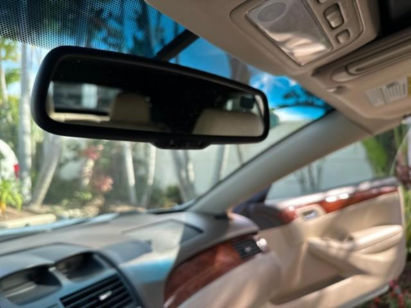 2006 Arctic Frost Pearl /Ivory Toyota Camry Solara LOW MILES 46,220 SLE V6 (4T1FA38P76U) with an 3.3L DOHC SMPI 24-Valve V6 Engine engine, Automatic transmission, located at 4701 North Dixie Hwy, Pompano Beach, FL, 33064, (954) 422-2889, 26.240938, -80.123474 - OUR WEBPAGE FLORIDACARS1.COM HAS OVER 100 PHOTOS AND FREE CARFAX LINK 2006 TOYOTA CAMRY SOLARA SLE V6 TOP OF THE LINE VIN: 4T1FA38P76U086754 4 T 1 F A 3 8 P 7 6 U 0 8 6 7 5 4 CONVERTIBLE 3.3L V6 F DOHC 24V GASOLINE 29 MPG FRONT WHEEL DRIVE Top Features Alloy Wheels Leather Seats Front Seat Heaters S - Photo#28