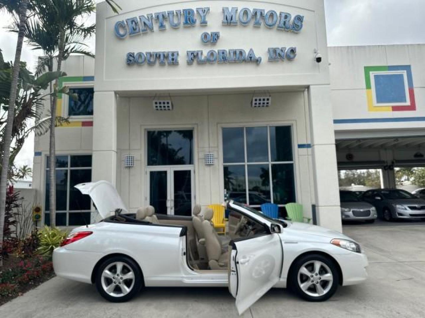 2006 Arctic Frost Pearl /Ivory Toyota Camry Solara LOW MILES 46,220 SLE V6 (4T1FA38P76U) with an 3.3L DOHC SMPI 24-Valve V6 Engine engine, Automatic transmission, located at 4701 North Dixie Hwy, Pompano Beach, FL, 33064, (954) 422-2889, 26.240938, -80.123474 - OUR WEBPAGE FLORIDACARS1.COM HAS OVER 100 PHOTOS AND FREE CARFAX LINK 2006 TOYOTA CAMRY SOLARA SLE V6 TOP OF THE LINE VIN: 4T1FA38P76U086754 4 T 1 F A 3 8 P 7 6 U 0 8 6 7 5 4 CONVERTIBLE 3.3L V6 F DOHC 24V GASOLINE 29 MPG FRONT WHEEL DRIVE Top Features Alloy Wheels Leather Seats Front Seat Heaters S - Photo#2