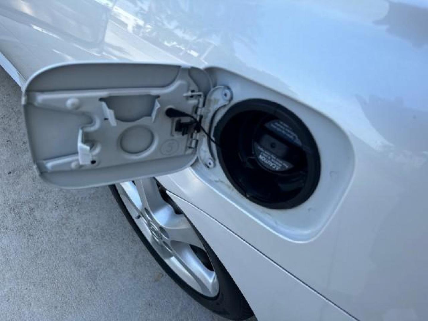 2006 Arctic Frost Pearl /Ivory Toyota Camry Solara LOW MILES 46,220 SLE V6 (4T1FA38P76U) with an 3.3L DOHC SMPI 24-Valve V6 Engine engine, Automatic transmission, located at 4701 North Dixie Hwy, Pompano Beach, FL, 33064, (954) 422-2889, 26.240938, -80.123474 - OUR WEBPAGE FLORIDACARS1.COM HAS OVER 100 PHOTOS AND FREE CARFAX LINK 2006 TOYOTA CAMRY SOLARA SLE V6 TOP OF THE LINE VIN: 4T1FA38P76U086754 4 T 1 F A 3 8 P 7 6 U 0 8 6 7 5 4 CONVERTIBLE 3.3L V6 F DOHC 24V GASOLINE 29 MPG FRONT WHEEL DRIVE Top Features Alloy Wheels Leather Seats Front Seat Heaters S - Photo#42