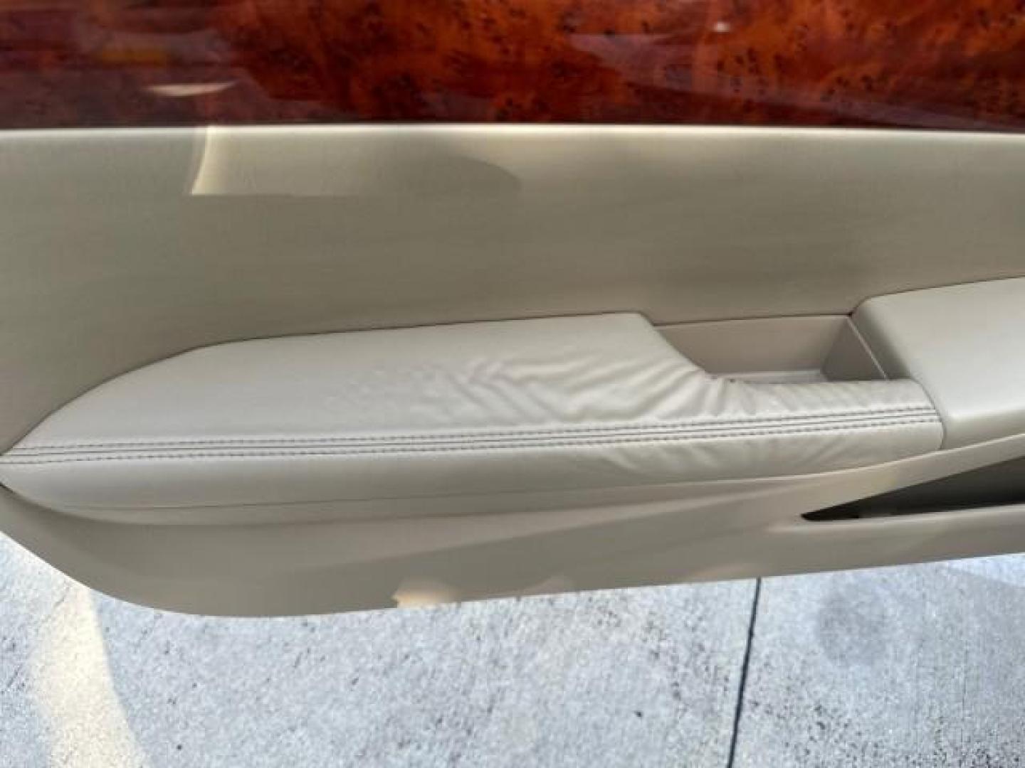 2006 Arctic Frost Pearl /Ivory Toyota Camry Solara LOW MILES 46,220 SLE V6 (4T1FA38P76U) with an 3.3L DOHC SMPI 24-Valve V6 Engine engine, Automatic transmission, located at 4701 North Dixie Hwy, Pompano Beach, FL, 33064, (954) 422-2889, 26.240938, -80.123474 - OUR WEBPAGE FLORIDACARS1.COM HAS OVER 100 PHOTOS AND FREE CARFAX LINK 2006 TOYOTA CAMRY SOLARA SLE V6 TOP OF THE LINE VIN: 4T1FA38P76U086754 4 T 1 F A 3 8 P 7 6 U 0 8 6 7 5 4 CONVERTIBLE 3.3L V6 F DOHC 24V GASOLINE 29 MPG FRONT WHEEL DRIVE Top Features Alloy Wheels Leather Seats Front Seat Heaters S - Photo#60