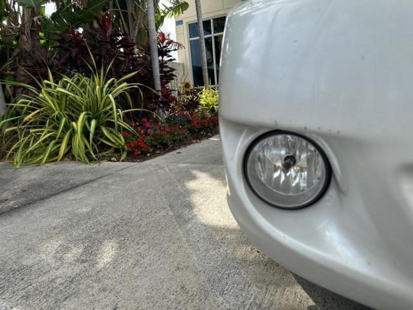 2006 Arctic Frost Pearl /Ivory Toyota Camry Solara LOW MILES 46,220 SLE V6 (4T1FA38P76U) with an 3.3L DOHC SMPI 24-Valve V6 Engine engine, Automatic transmission, located at 4701 North Dixie Hwy, Pompano Beach, FL, 33064, (954) 422-2889, 26.240938, -80.123474 - OUR WEBPAGE FLORIDACARS1.COM HAS OVER 100 PHOTOS AND FREE CARFAX LINK 2006 TOYOTA CAMRY SOLARA SLE V6 TOP OF THE LINE VIN: 4T1FA38P76U086754 4 T 1 F A 3 8 P 7 6 U 0 8 6 7 5 4 CONVERTIBLE 3.3L V6 F DOHC 24V GASOLINE 29 MPG FRONT WHEEL DRIVE Top Features Alloy Wheels Leather Seats Front Seat Heaters S - Photo#90