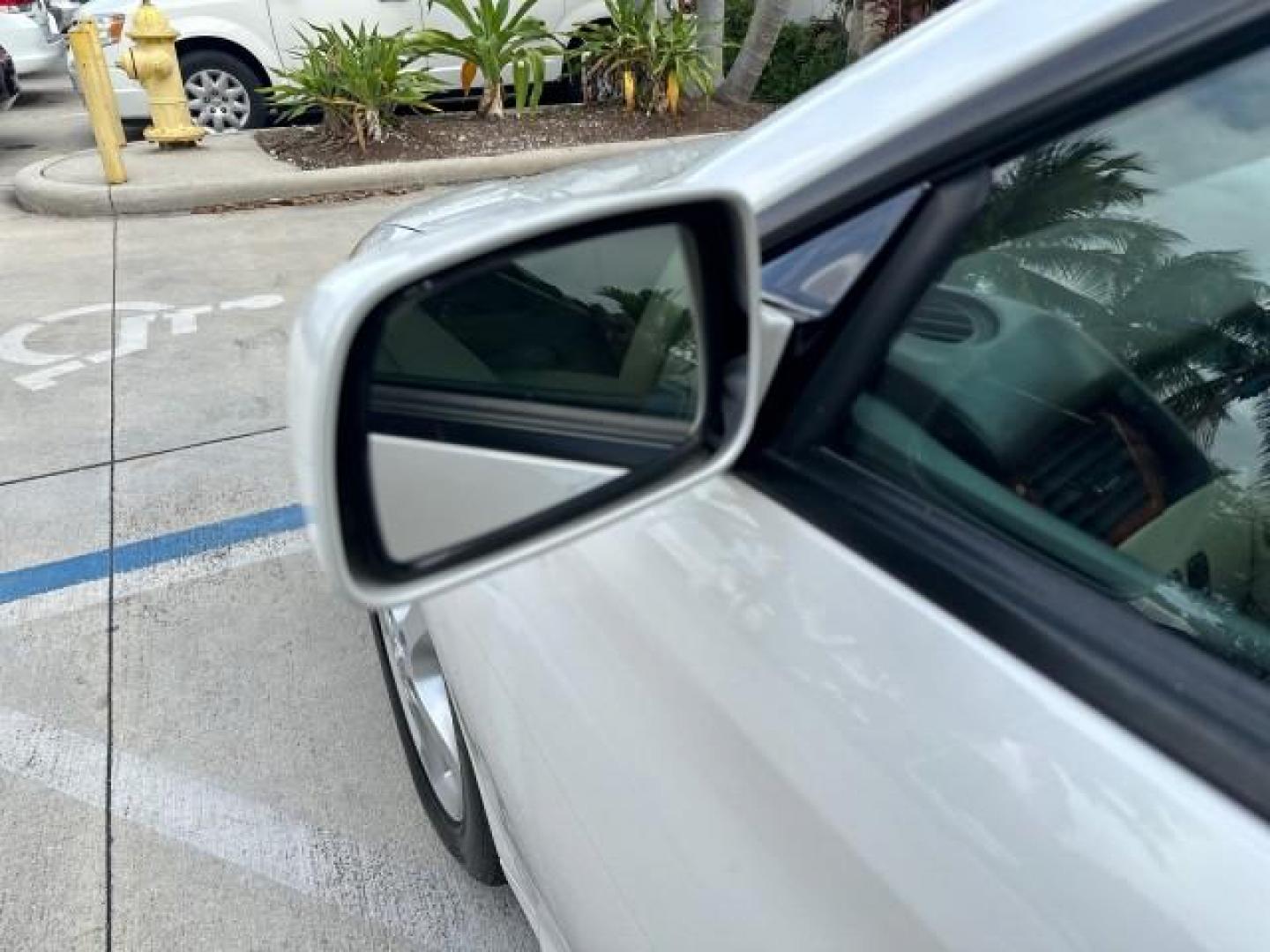 2006 Arctic Frost Pearl /Ivory Toyota Camry Solara LOW MILES 46,220 SLE V6 (4T1FA38P76U) with an 3.3L DOHC SMPI 24-Valve V6 Engine engine, Automatic transmission, located at 4701 North Dixie Hwy, Pompano Beach, FL, 33064, (954) 422-2889, 26.240938, -80.123474 - OUR WEBPAGE FLORIDACARS1.COM HAS OVER 100 PHOTOS AND FREE CARFAX LINK 2006 TOYOTA CAMRY SOLARA SLE V6 TOP OF THE LINE VIN: 4T1FA38P76U086754 4 T 1 F A 3 8 P 7 6 U 0 8 6 7 5 4 CONVERTIBLE 3.3L V6 F DOHC 24V GASOLINE 29 MPG FRONT WHEEL DRIVE Top Features Alloy Wheels Leather Seats Front Seat Heaters S - Photo#95