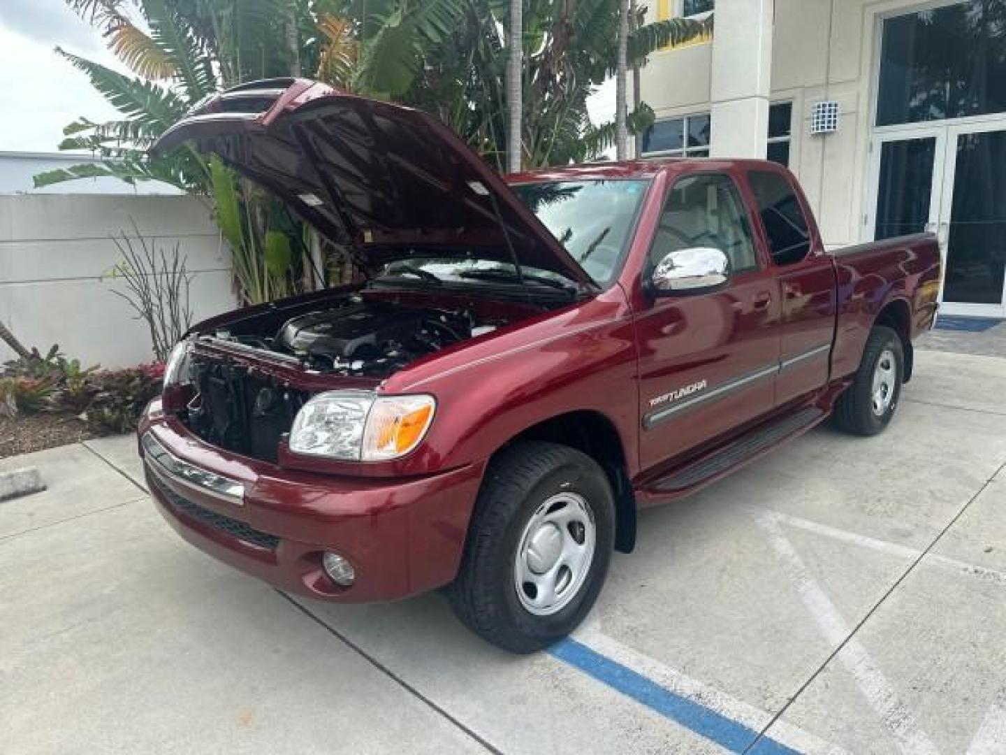 2006 Salsa Red Pearl /Light Charcoal Toyota Tundra SR5 1 OWNER LOW MILES 64,232 (5TBRU34146S) with an 4.0L DOHC SEFI 24-Valve V6 Engine engine, Automatic transmission, located at 4701 North Dixie Hwy, Pompano Beach, FL, 33064, (954) 422-2889, 26.240938, -80.123474 - OUR WEBPAGE FLORIDACARS1.COM HAS OVER 100 PHOTOS AND FREE CARFAX LINK 2006 TOYOTA TUNDRA SR5 VIN: 5TBRU34146S465329 5 T B R U 3 4 1 4 6 S 4 6 5 3 2 9 4 DOOR EXTENDED CAB PICKUP 4.0L V6 F DOHC 24V GASOLINE REAR WHEEL DRIVE Top Features Bed Liner Cloth Seats Running Boards Basic Features ABS Brakes Au - Photo#10