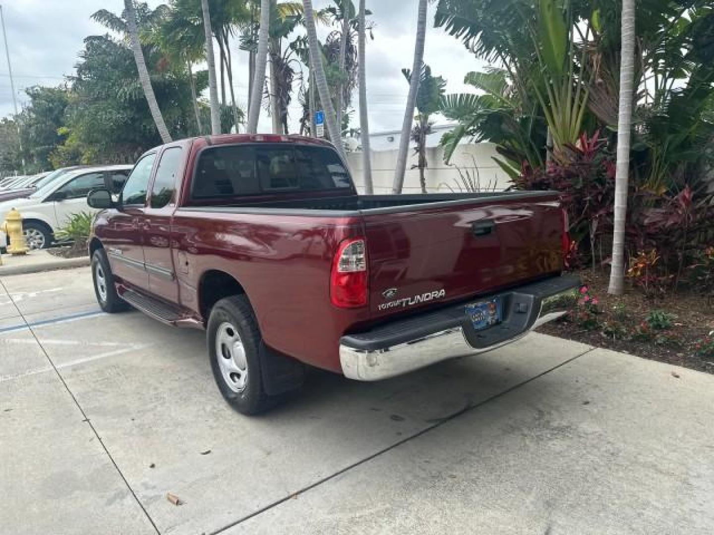 2006 Salsa Red Pearl /Light Charcoal Toyota Tundra SR5 1 OWNER LOW MILES 64,232 (5TBRU34146S) with an 4.0L DOHC SEFI 24-Valve V6 Engine engine, Automatic transmission, located at 4701 North Dixie Hwy, Pompano Beach, FL, 33064, (954) 422-2889, 26.240938, -80.123474 - OUR WEBPAGE FLORIDACARS1.COM HAS OVER 100 PHOTOS AND FREE CARFAX LINK 2006 TOYOTA TUNDRA SR5 VIN: 5TBRU34146S465329 5 T B R U 3 4 1 4 6 S 4 6 5 3 2 9 4 DOOR EXTENDED CAB PICKUP 4.0L V6 F DOHC 24V GASOLINE REAR WHEEL DRIVE Top Features Bed Liner Cloth Seats Running Boards Basic Features ABS Brakes Au - Photo#33