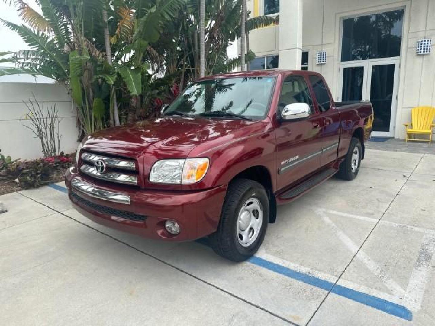 2006 Salsa Red Pearl /Light Charcoal Toyota Tundra SR5 1 OWNER LOW MILES 64,232 (5TBRU34146S) with an 4.0L DOHC SEFI 24-Valve V6 Engine engine, Automatic transmission, located at 4701 North Dixie Hwy, Pompano Beach, FL, 33064, (954) 422-2889, 26.240938, -80.123474 - OUR WEBPAGE FLORIDACARS1.COM HAS OVER 100 PHOTOS AND FREE CARFAX LINK 2006 TOYOTA TUNDRA SR5 VIN: 5TBRU34146S465329 5 T B R U 3 4 1 4 6 S 4 6 5 3 2 9 4 DOOR EXTENDED CAB PICKUP 4.0L V6 F DOHC 24V GASOLINE REAR WHEEL DRIVE Top Features Bed Liner Cloth Seats Running Boards Basic Features ABS Brakes Au - Photo#3