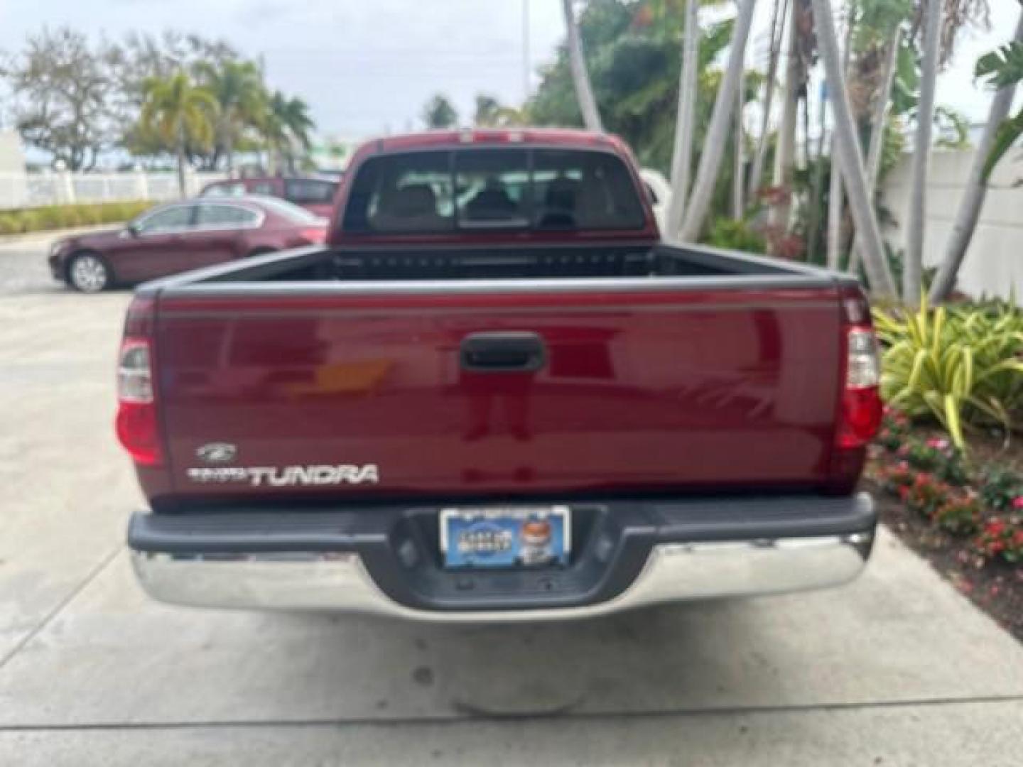 2006 Salsa Red Pearl /Light Charcoal Toyota Tundra SR5 1 OWNER LOW MILES 64,232 (5TBRU34146S) with an 4.0L DOHC SEFI 24-Valve V6 Engine engine, Automatic transmission, located at 4701 North Dixie Hwy, Pompano Beach, FL, 33064, (954) 422-2889, 26.240938, -80.123474 - OUR WEBPAGE FLORIDACARS1.COM HAS OVER 100 PHOTOS AND FREE CARFAX LINK 2006 TOYOTA TUNDRA SR5 VIN: 5TBRU34146S465329 5 T B R U 3 4 1 4 6 S 4 6 5 3 2 9 4 DOOR EXTENDED CAB PICKUP 4.0L V6 F DOHC 24V GASOLINE REAR WHEEL DRIVE Top Features Bed Liner Cloth Seats Running Boards Basic Features ABS Brakes Au - Photo#41