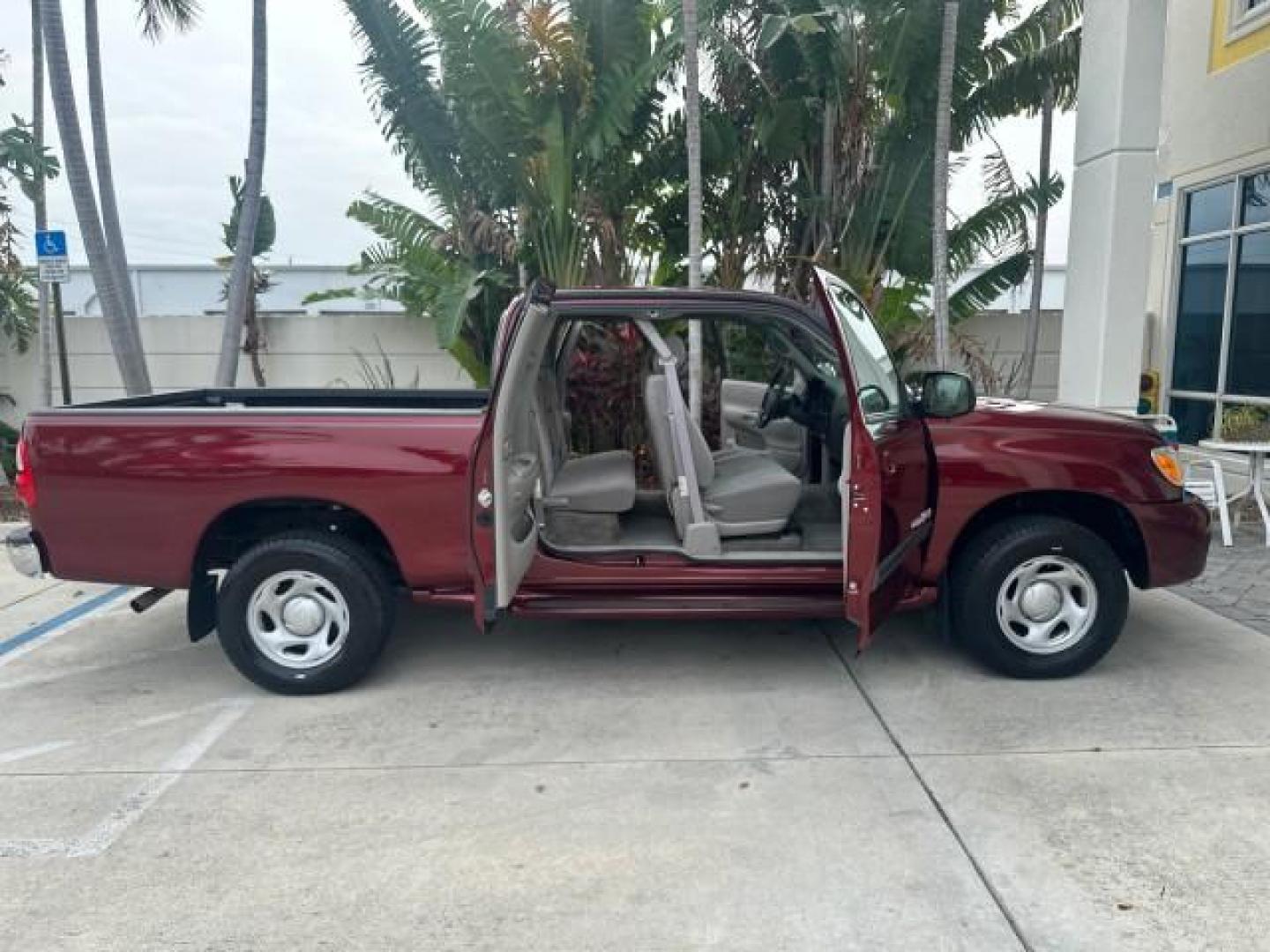 2006 Salsa Red Pearl /Light Charcoal Toyota Tundra SR5 1 OWNER LOW MILES 64,232 (5TBRU34146S) with an 4.0L DOHC SEFI 24-Valve V6 Engine engine, Automatic transmission, located at 4701 North Dixie Hwy, Pompano Beach, FL, 33064, (954) 422-2889, 26.240938, -80.123474 - OUR WEBPAGE FLORIDACARS1.COM HAS OVER 100 PHOTOS AND FREE CARFAX LINK 2006 TOYOTA TUNDRA SR5 VIN: 5TBRU34146S465329 5 T B R U 3 4 1 4 6 S 4 6 5 3 2 9 4 DOOR EXTENDED CAB PICKUP 4.0L V6 F DOHC 24V GASOLINE REAR WHEEL DRIVE Top Features Bed Liner Cloth Seats Running Boards Basic Features ABS Brakes Au - Photo#51