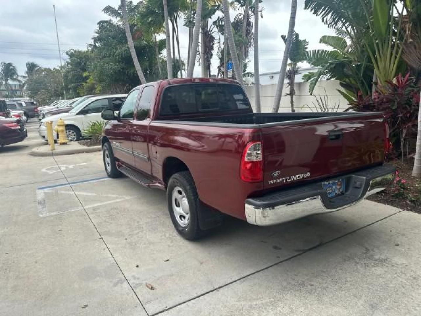2006 Salsa Red Pearl /Light Charcoal Toyota Tundra SR5 1 OWNER LOW MILES 64,232 (5TBRU34146S) with an 4.0L DOHC SEFI 24-Valve V6 Engine engine, Automatic transmission, located at 4701 North Dixie Hwy, Pompano Beach, FL, 33064, (954) 422-2889, 26.240938, -80.123474 - OUR WEBPAGE FLORIDACARS1.COM HAS OVER 100 PHOTOS AND FREE CARFAX LINK 2006 TOYOTA TUNDRA SR5 VIN: 5TBRU34146S465329 5 T B R U 3 4 1 4 6 S 4 6 5 3 2 9 4 DOOR EXTENDED CAB PICKUP 4.0L V6 F DOHC 24V GASOLINE REAR WHEEL DRIVE Top Features Bed Liner Cloth Seats Running Boards Basic Features ABS Brakes Au - Photo#5